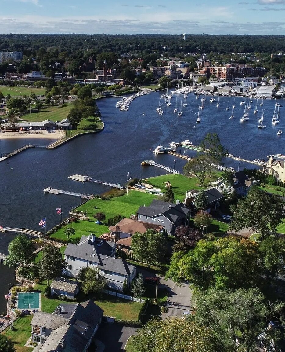 If you love being on the water, you'll love Mamaroneck! 🌊⁠
⁠
Right on the coast and with a vibrant downtown, it's the ideal town for spending afternoons on a boat, followed by evenings at a chic wine bar.⁠
⁠
Call or email me to discuss what's on the