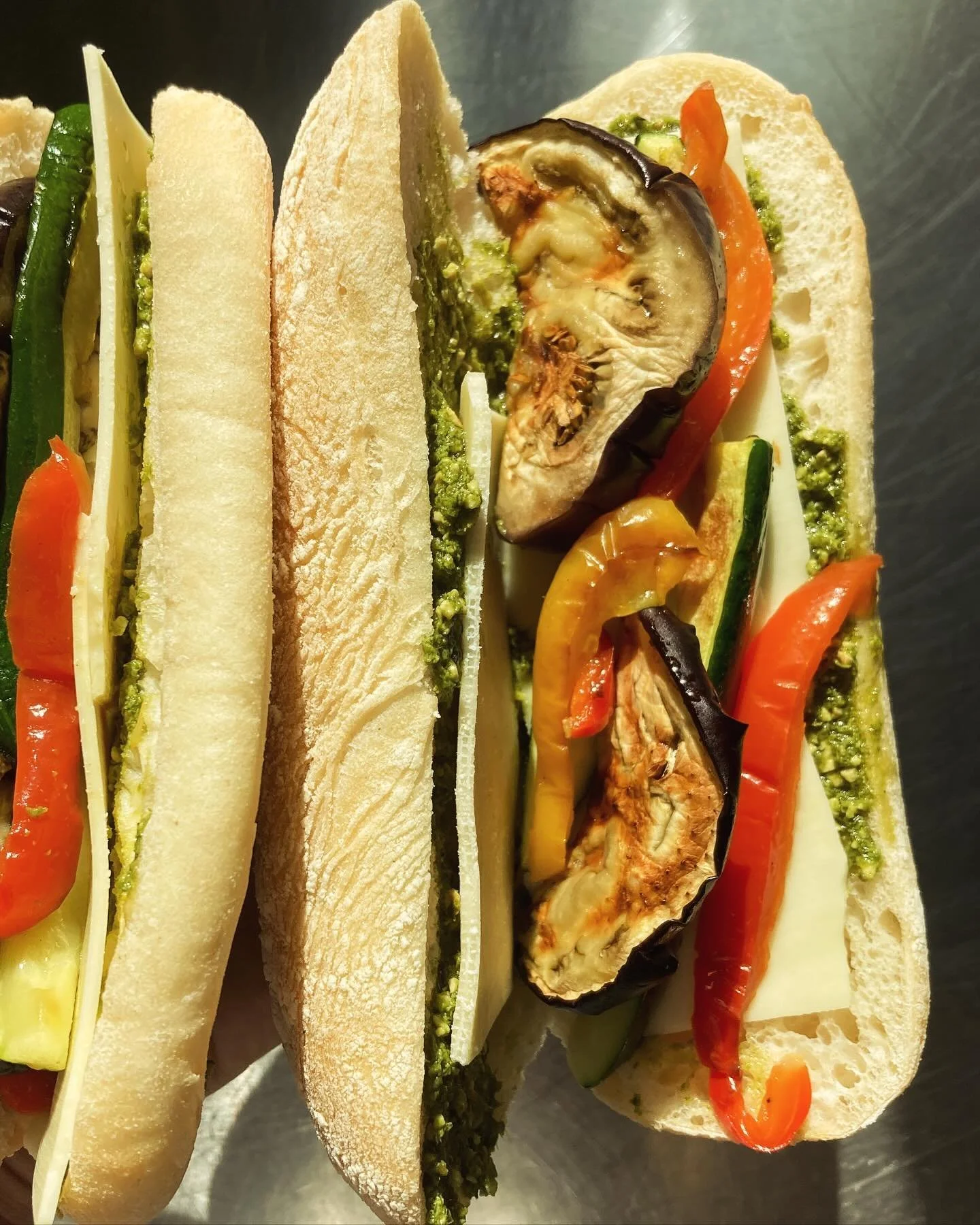 #verdura #panini # mit pesto, Auberginen, Zucchini, Paprika und K&auml;se #mvhs #pinsaeinstein28