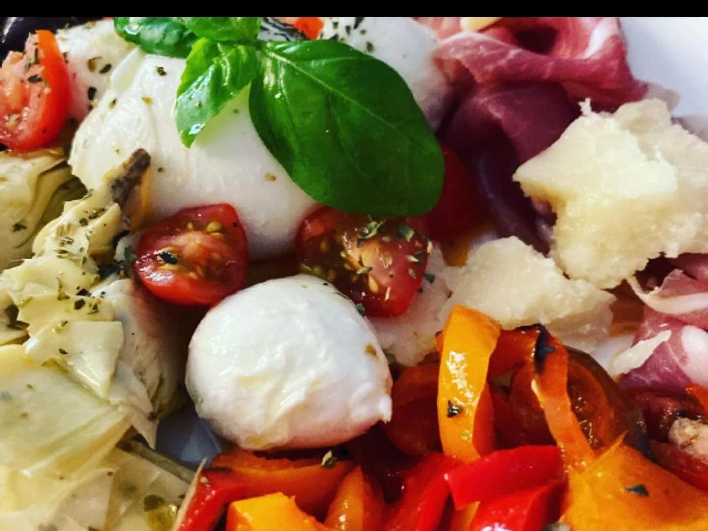 Pinsa ingredients are the key ! #pinsaeinstein28 #muenchner_volkshochschule #muenchen #haidhausen