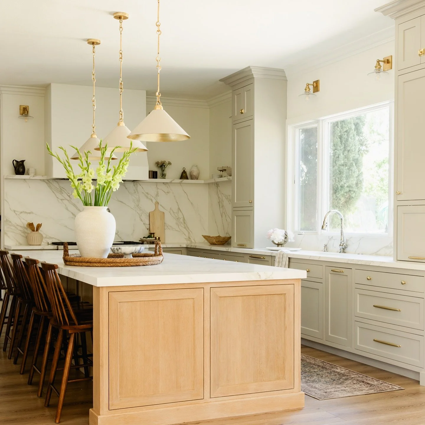 This morning I had a consult with a sweet family whose kitchen is torn apart from a slab leak - 2 months after they moved into their new home😬
It brought me right back to Project Old San Juan, which I designed at 8 months pregnant and executed with