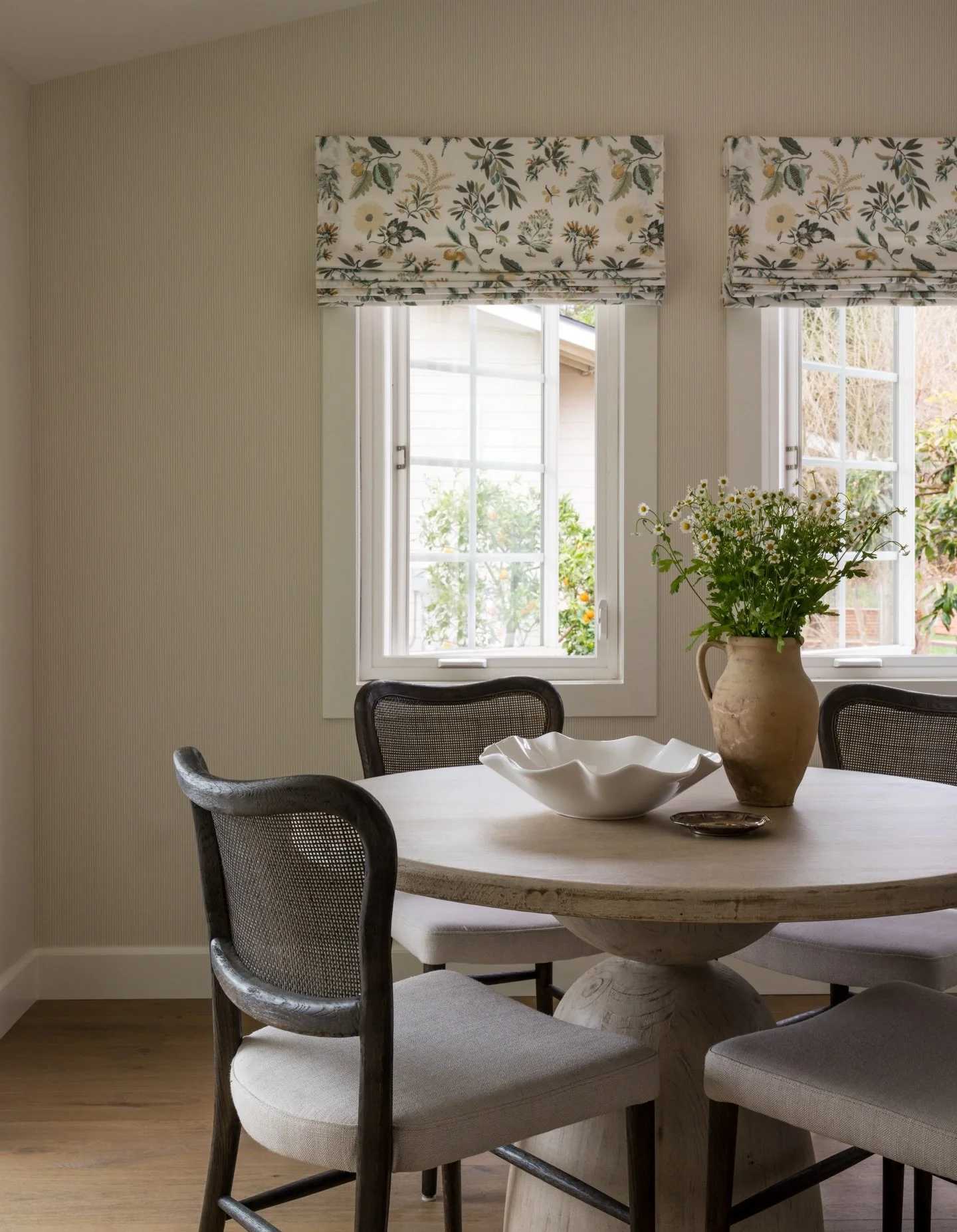 If you hire me, there will be wallpaper. I don&rsquo;t make the rules 🤝

Some favorite moments shot by @charlotteleaphotography 

#ocinteriordesigner #transitionaldesign #wallpaper #ocsmallbusiness #ocmoms