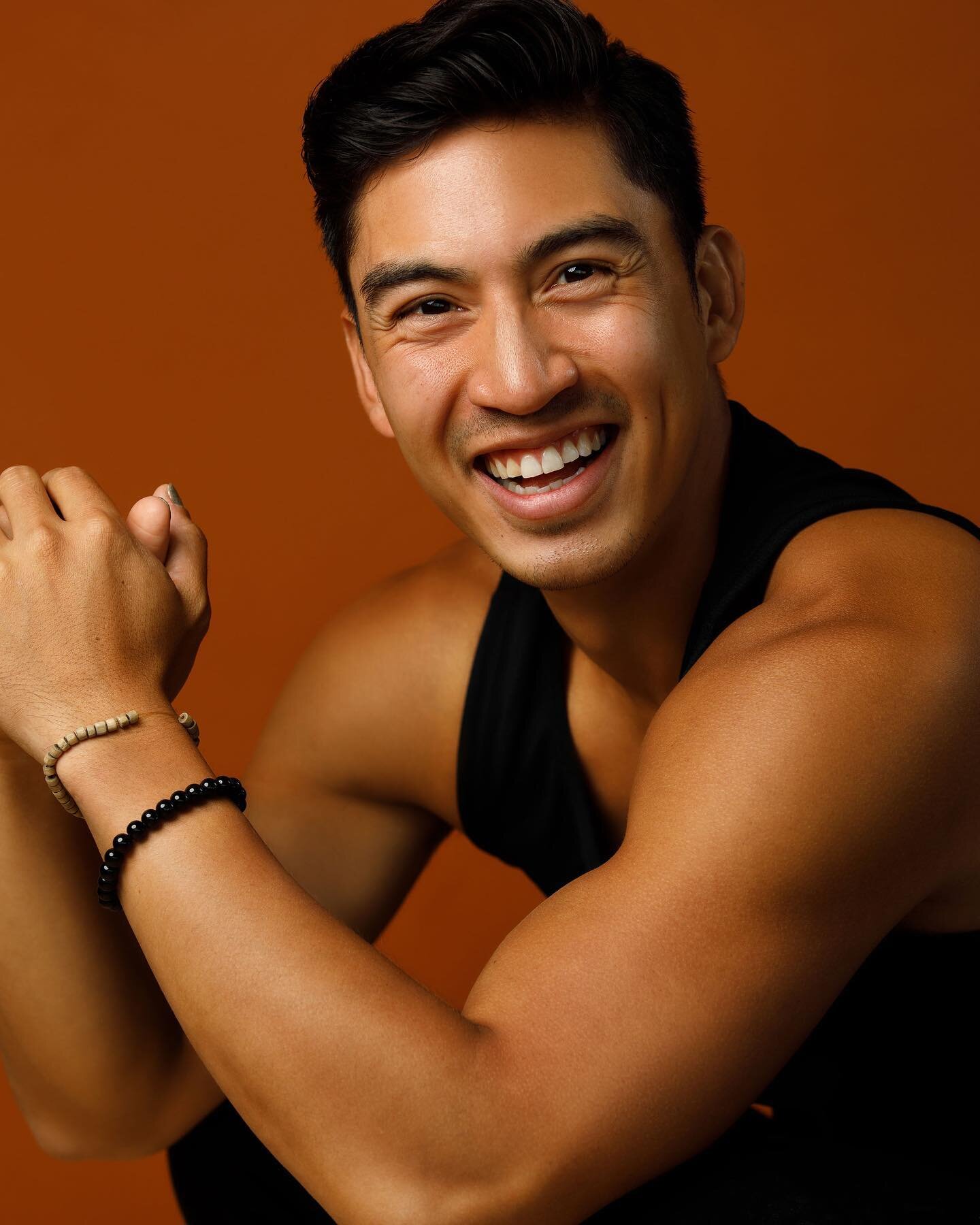 🚨 NEW HEADSHOT: &ldquo;Pinoy Joy!&rdquo;
📷 the amazing @michaelhullphoto 

The final #filipino #funfact #Friday to close out Filipino American History Month!

💛 In 2018, over 2 million Filipinos lived in the United States, accounting for 4.5 perce