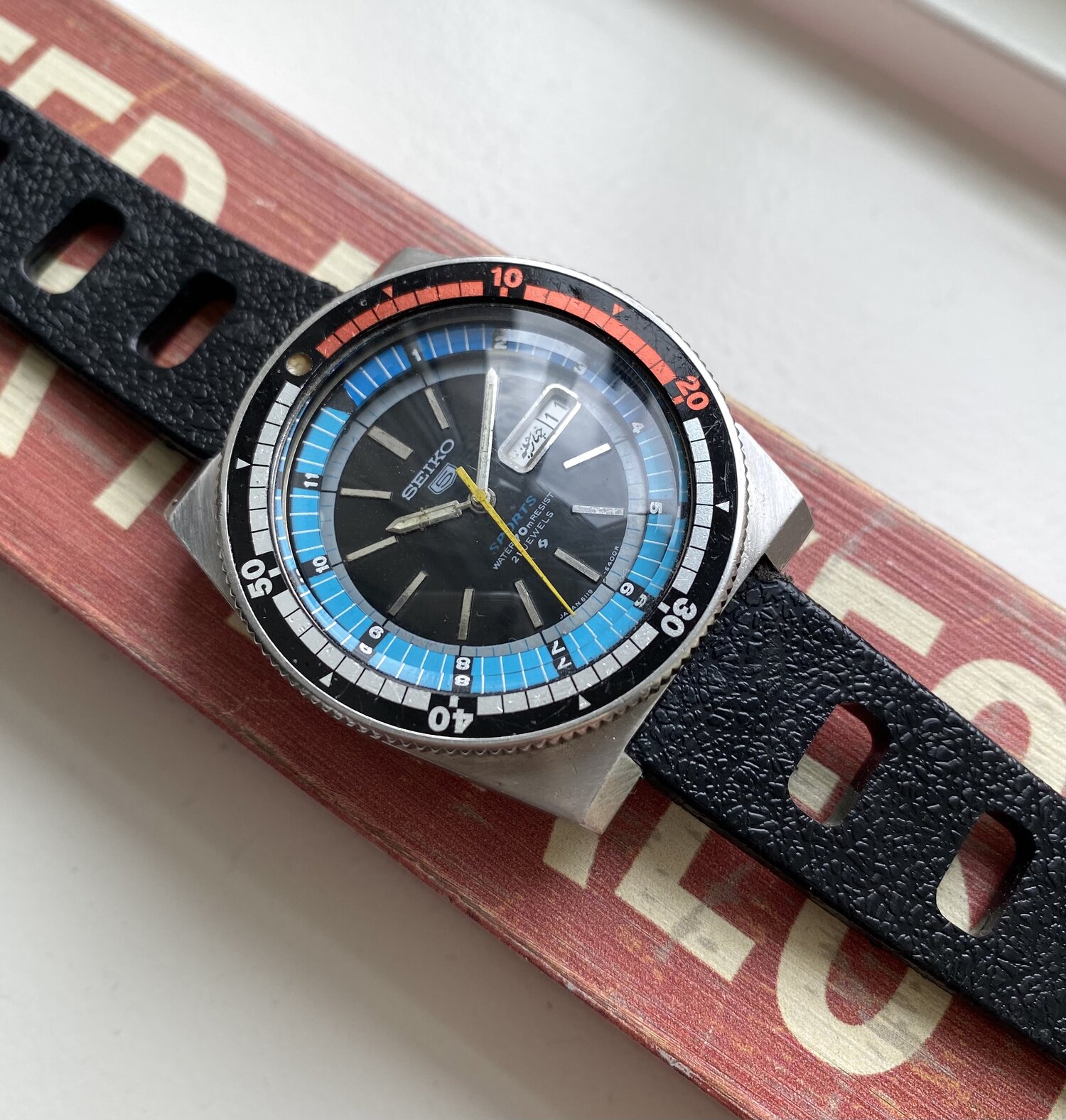 Seiko 5 Rally Diver — Arabic Day-date — Danny's Vintage Watches