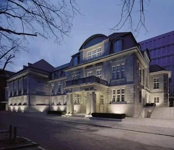 RheinTriadem_Palais_nacht.jpg