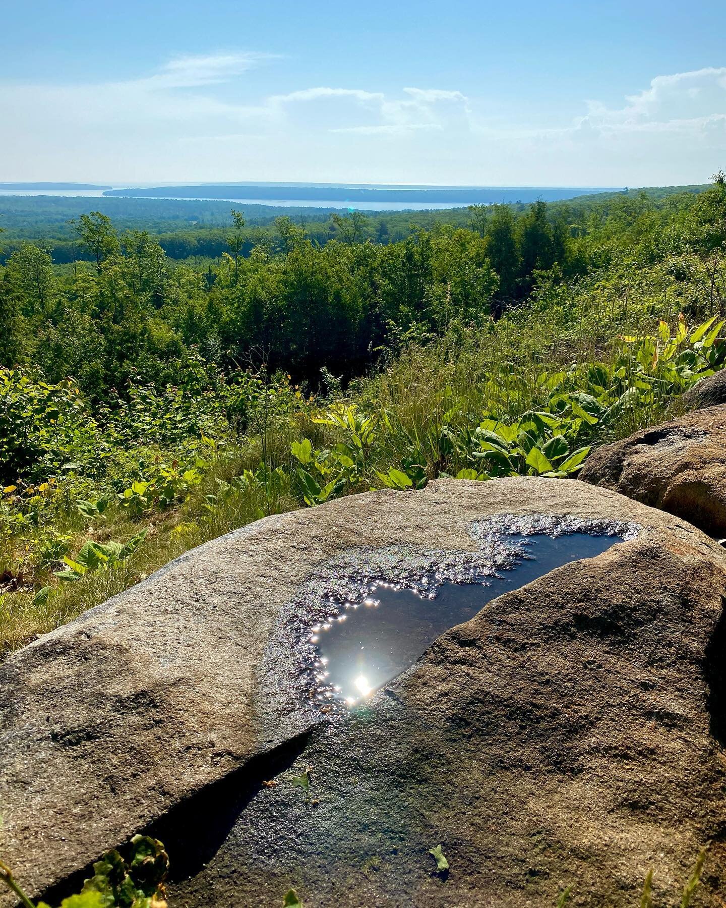As above, so below #bolderpointe 

#bayfieldwi #bayfield_wi #hilltophomesites #apostleislands #lakesuperior #lakesuperiorviews #apostlehighlands #skyandstone #midwestrealestate #landguys #wisconsinrealestate #landforsale #homesite #landcanvas #wearem