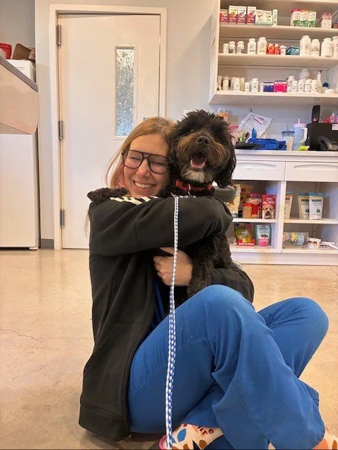 All aboard the Porter Fan Club! #portchop #portbound #porterhouse #driftwoodtx #dogoftheday