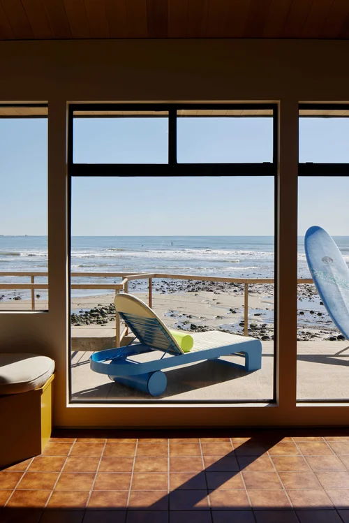Mondos Chaise Lounge by Laun