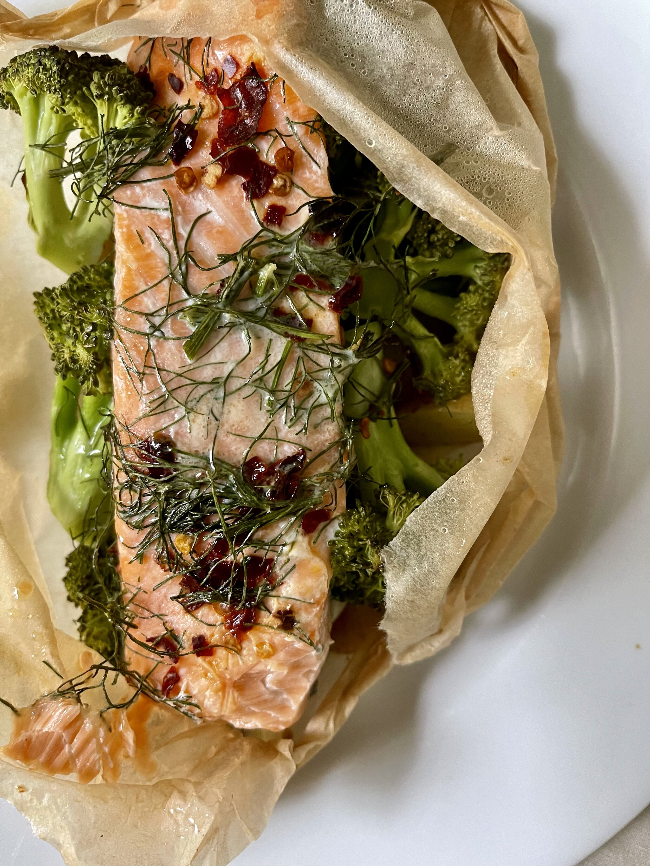 Salmon en Papillote with Broccoli and New Potatoes — baguette & butter