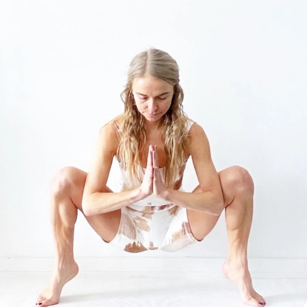 | she&rsquo;s BACK | 

@thedylanchicago residents: I&rsquo;m SO excited to announce that I&rsquo;ll be returning for the third summer rooftop yoga series, in partnership with @studiothree / @sterlingbay kicking off this April! It has truly been one o