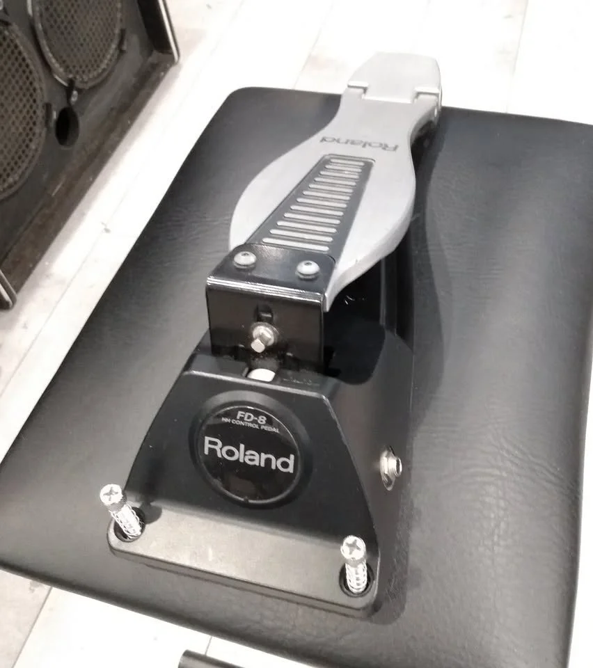 TAXES INCLUSES -Pédale de contrôle de Hi-Hat ROLAND FD-8 Usagée fonctionne A1 Notre prix 80$
