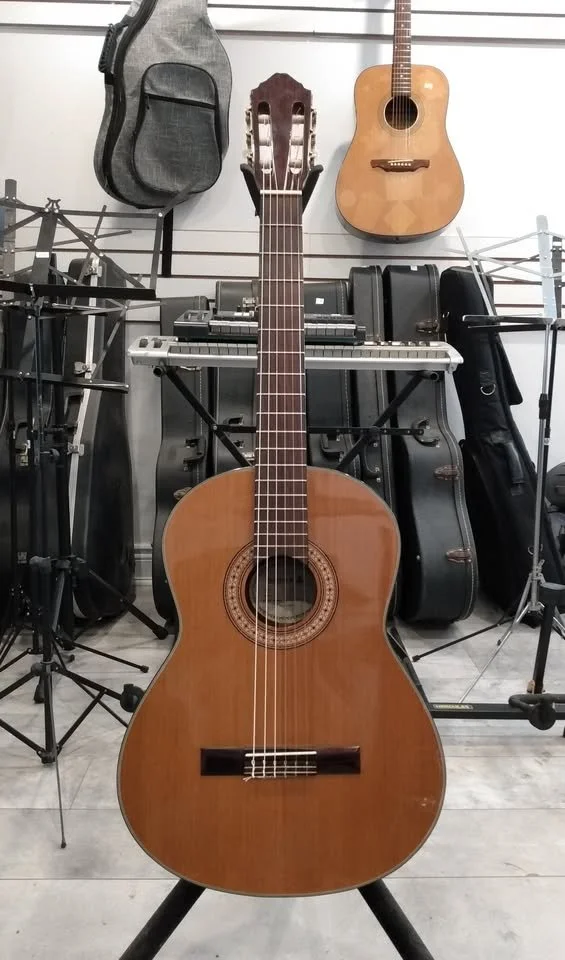 TAXES INCLUSES Guitare classique SAMICK SC 320 vintage 80's Cordes Neuves! Made in Korea Usagée en ordre 100$