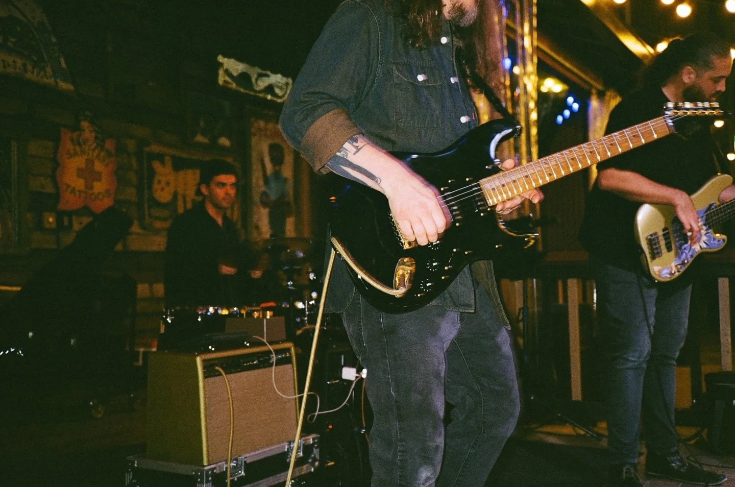 Hot Mess Monday 🥵

Kick the week off with us at @hoborlando tonight from 5-10pm! Warm weather is here and this sun is not cooling down ☀️ 

See you soon 🤘

#ancientsun #band #houseofblues #orlando #music