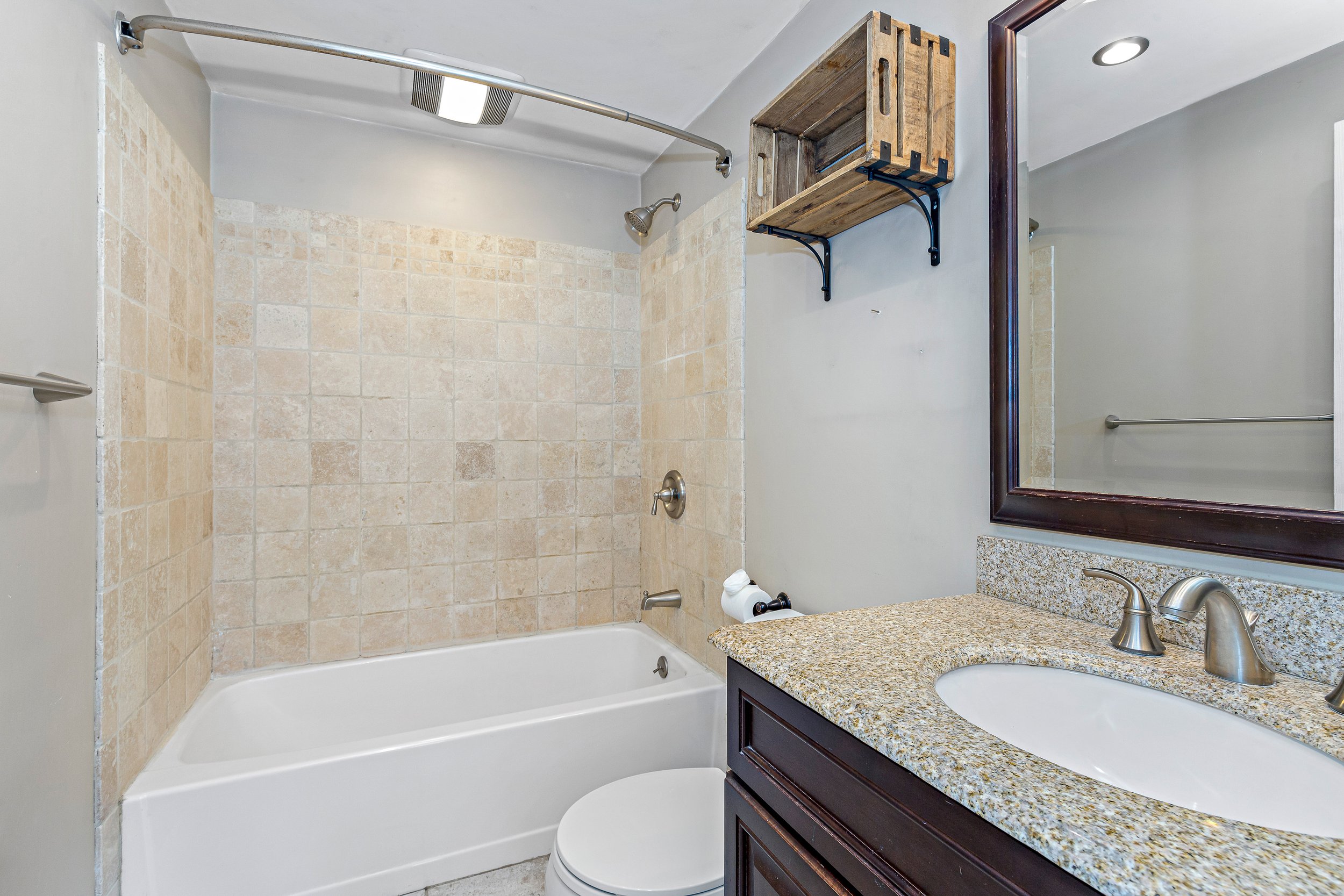 180 E Main St-38.jpg
