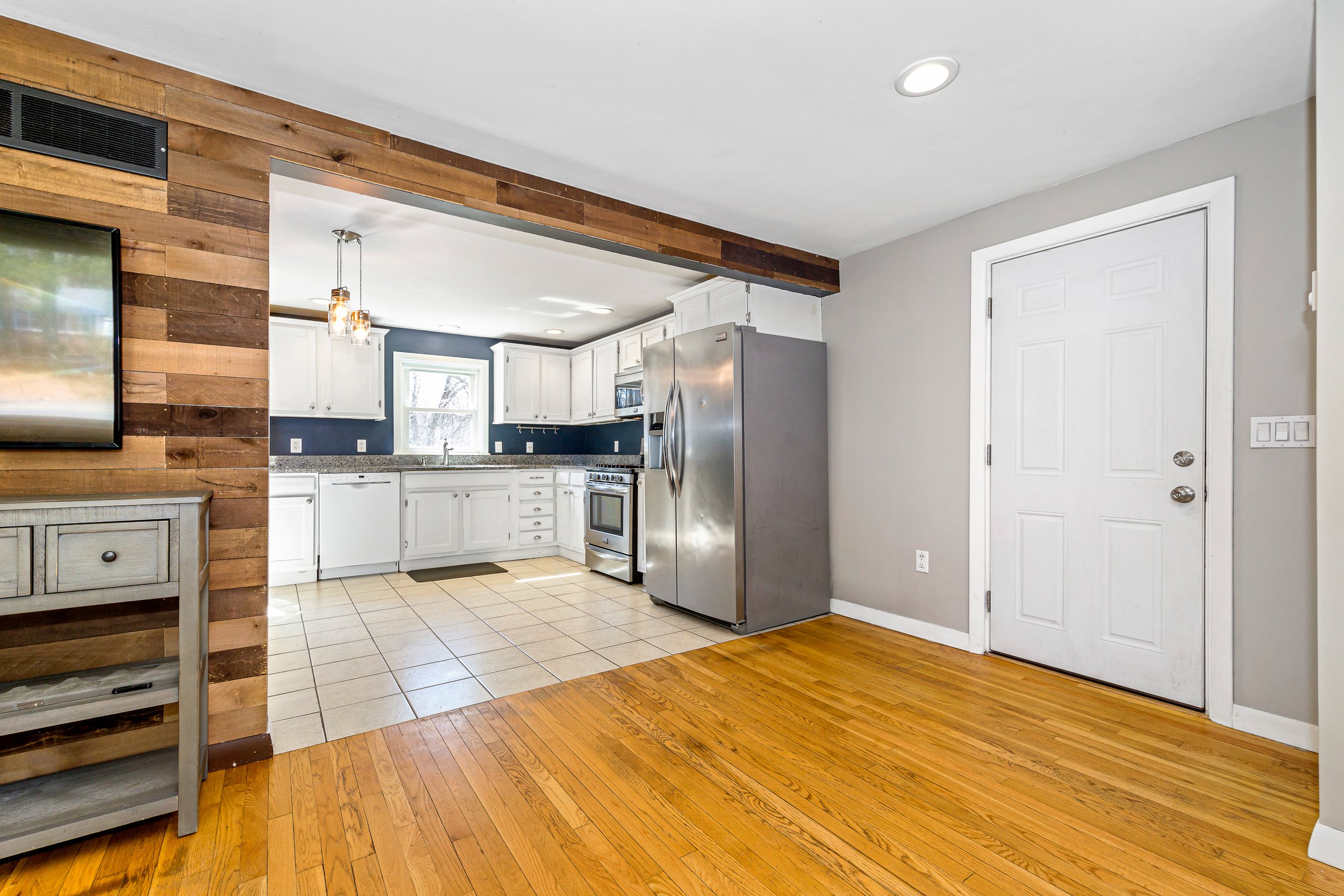 180 E Main St-25.jpg