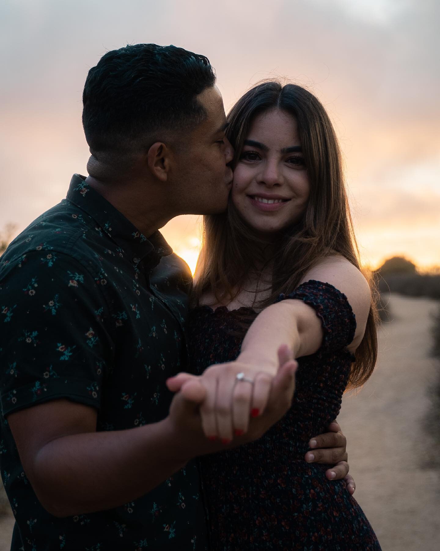 My guy out here making money moves 🤩🙏🏼 congrats to Oscar and Karina on the engagement, easily one of the sweetest couples i&rsquo;ve ever worked with. There&rsquo;s nothing better than working with a fun couple, I truly believe that!
.
.
.
.
.
#so