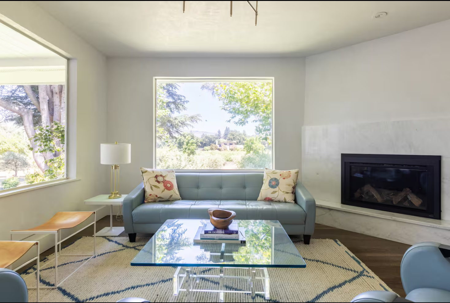 guesthouse livingroom.png