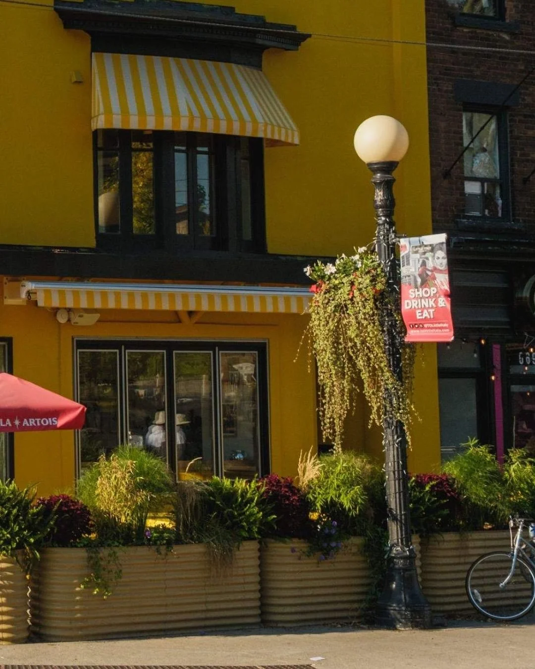 Pennies

📍 667 College St

📷 @tam_1am

&mdash;

#construction #contractor #renovation #toronto #ontario #restaurant #retail #business #builder #design #architecture #torontoconstruction #torontocontractor