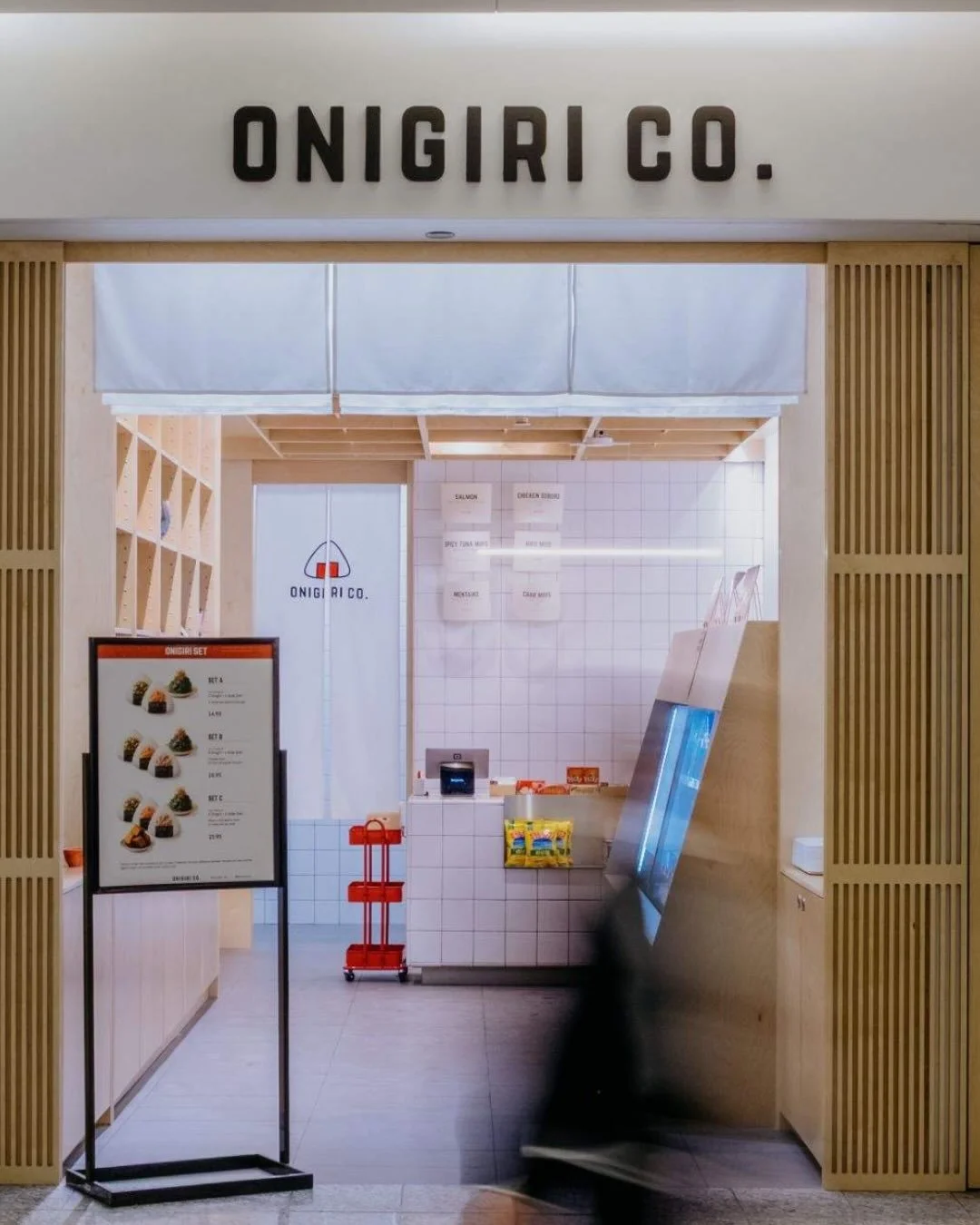 Onigiri Co.

📍 Bay Adelaide Centre @ 333 Bay St

📷 @tam_1am

&mdash;

#construction #design #architecture #toronto #restaurant
