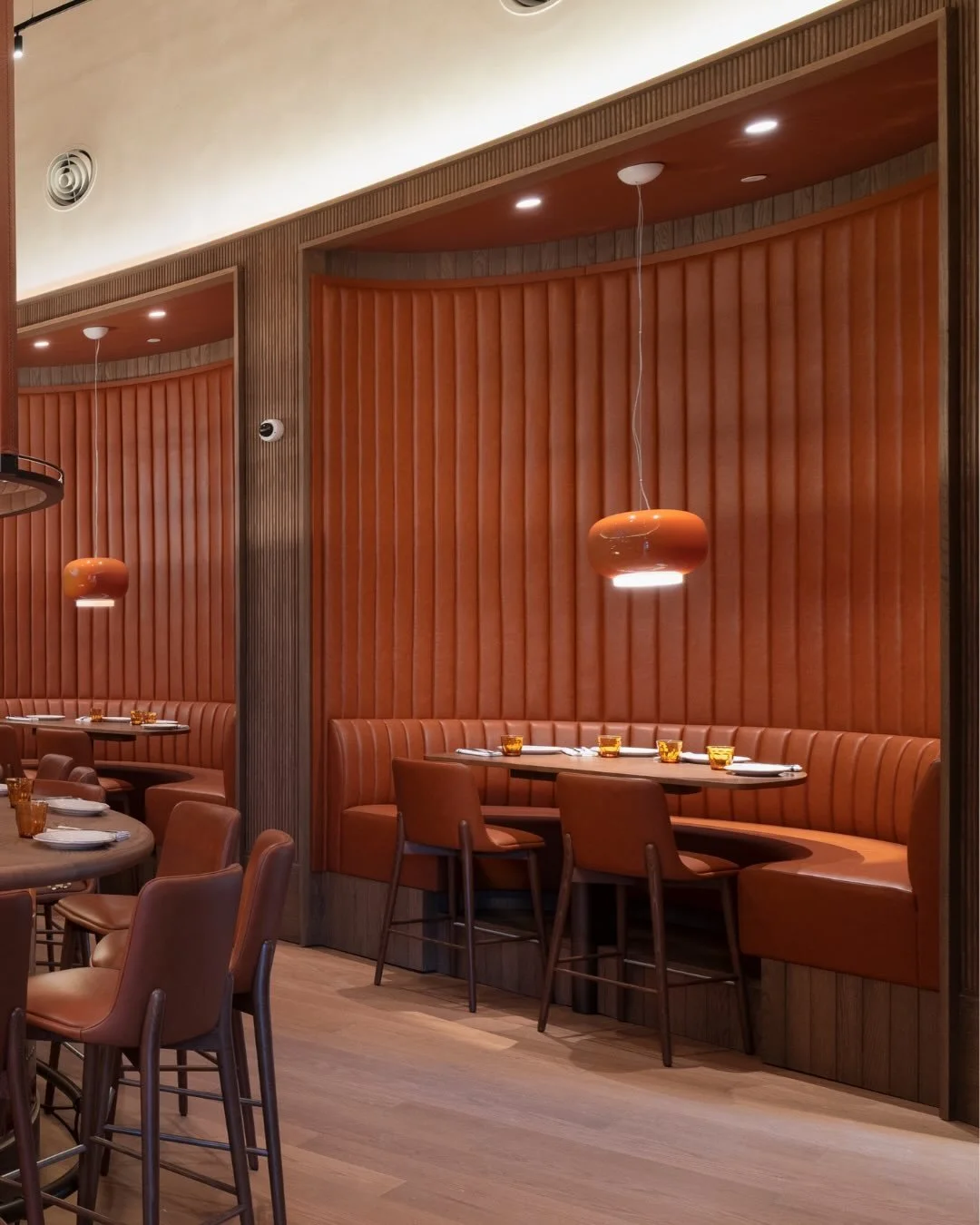 Mercatto Centrale, Port Credit (Bar)

📍230 Missinnihe Wy

📷 @atlasvisualdesign 

&mdash;

#construction&nbsp;#design&nbsp;#architecture #toronto #restaurant