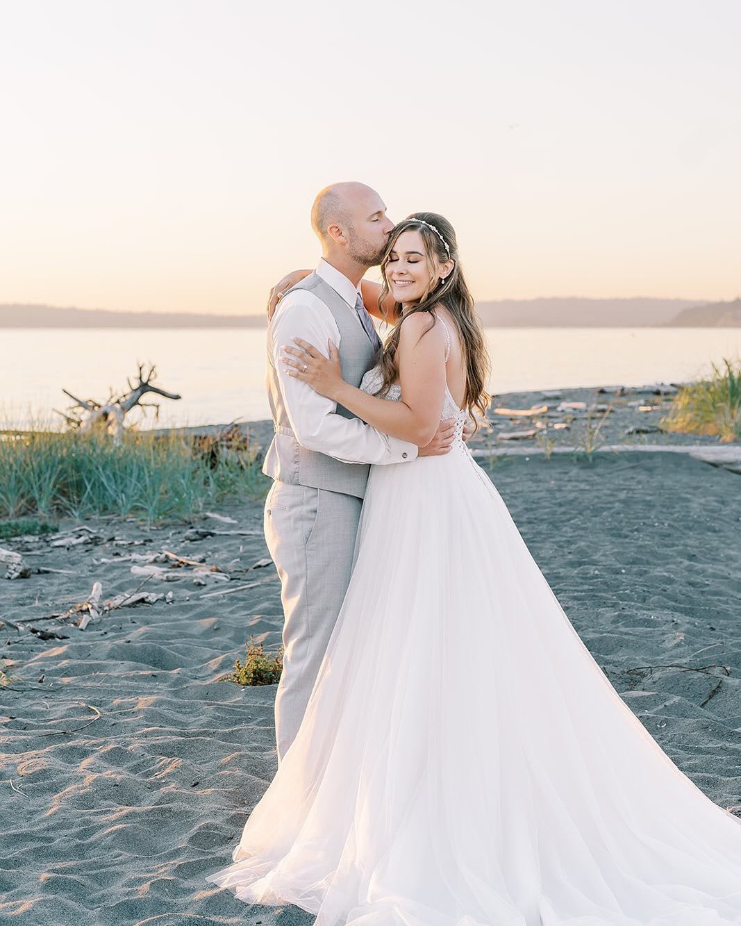 The beautiful Bride Jasmine 💞 on her Beautiful sunny Wedding day ❤️ Congratulations to you both! Wish much happiness and joy to your family❤️❤️❤️ #elitedressbridal #weddingdress #bride #love