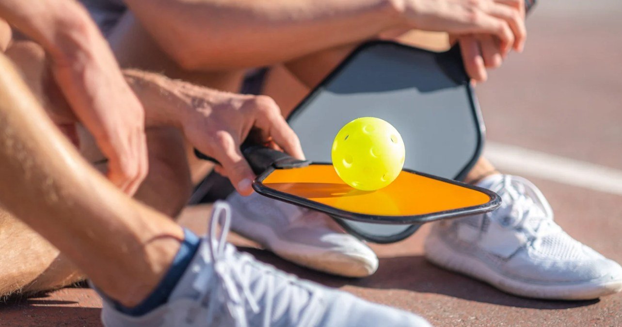 Suffering from elbow pain from pickleball? Discover effective pickleball elbow treatment in Edmonton. Learn how therapeutic massage and clinical recovery techniques resolve lateral epicondylitis for active adults.