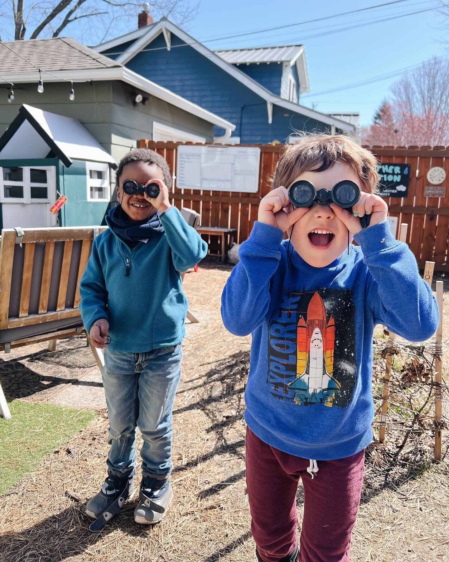 It&rsquo;s local birds week at Little Naturalists and our students have their binoculars and bird books out, ready to spot some Minnesota birds! We have hawks, eagles, blue jays, cardinals, ravens, chickadees, and many more that like to visit our out