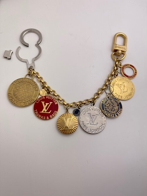 Louis Vuitton Globe Trunks And Bags Bag Charm - Gold Keychains