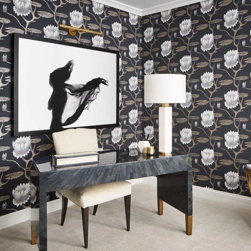 Emails, but make it glam. 🖤We are loving elevated workdays in this Streeterville high-rise where bold wallcovering, rich marble moments, and polished finishes make every task feel a little more luxe. 

Photos: @rymcdon

#londonwalderinteriordesign #