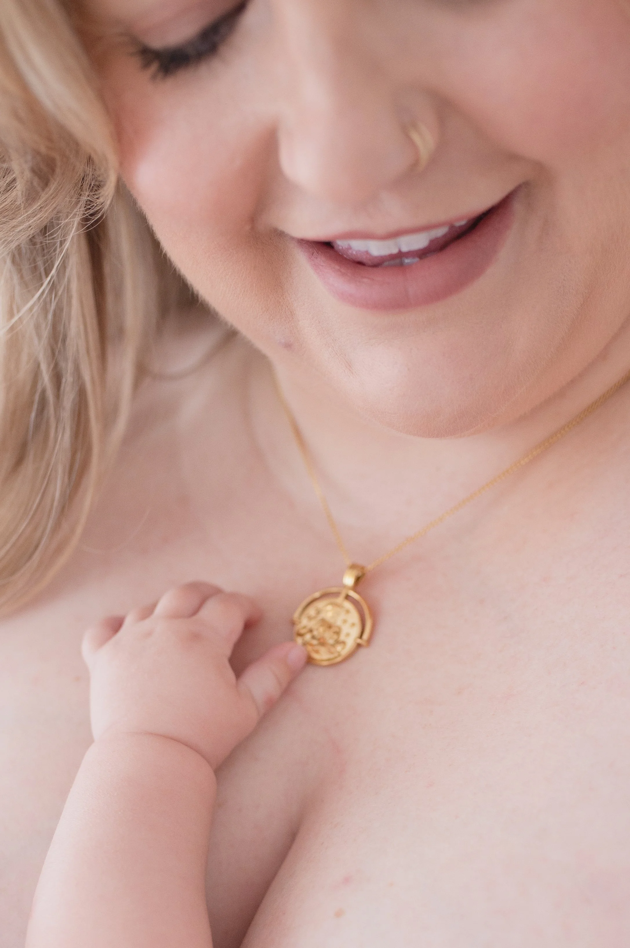 Breastfeeding necklaces