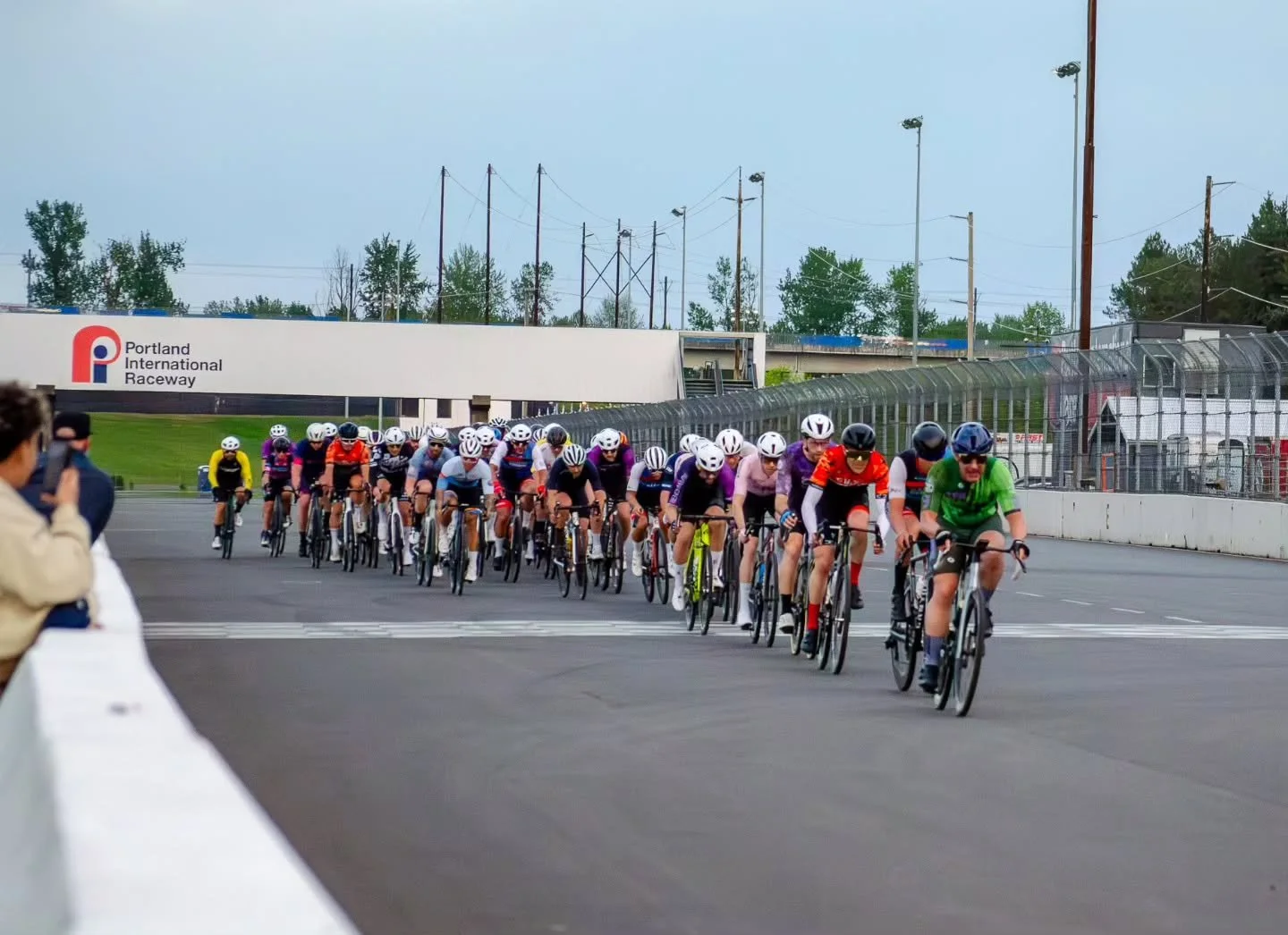 Monday Night PIR 🚴&zwj;♂️
@mondaynightpir 

#oregonbikeracing