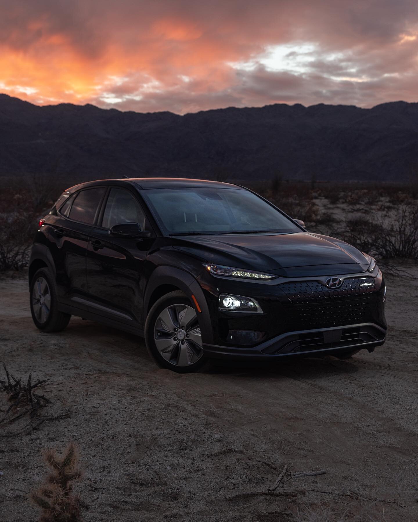 Some extremely satisfying low light shooting out in the desert to give you some magic hour vibes. 🌵(Best viewed while listening to The Doors 🎶😉 )