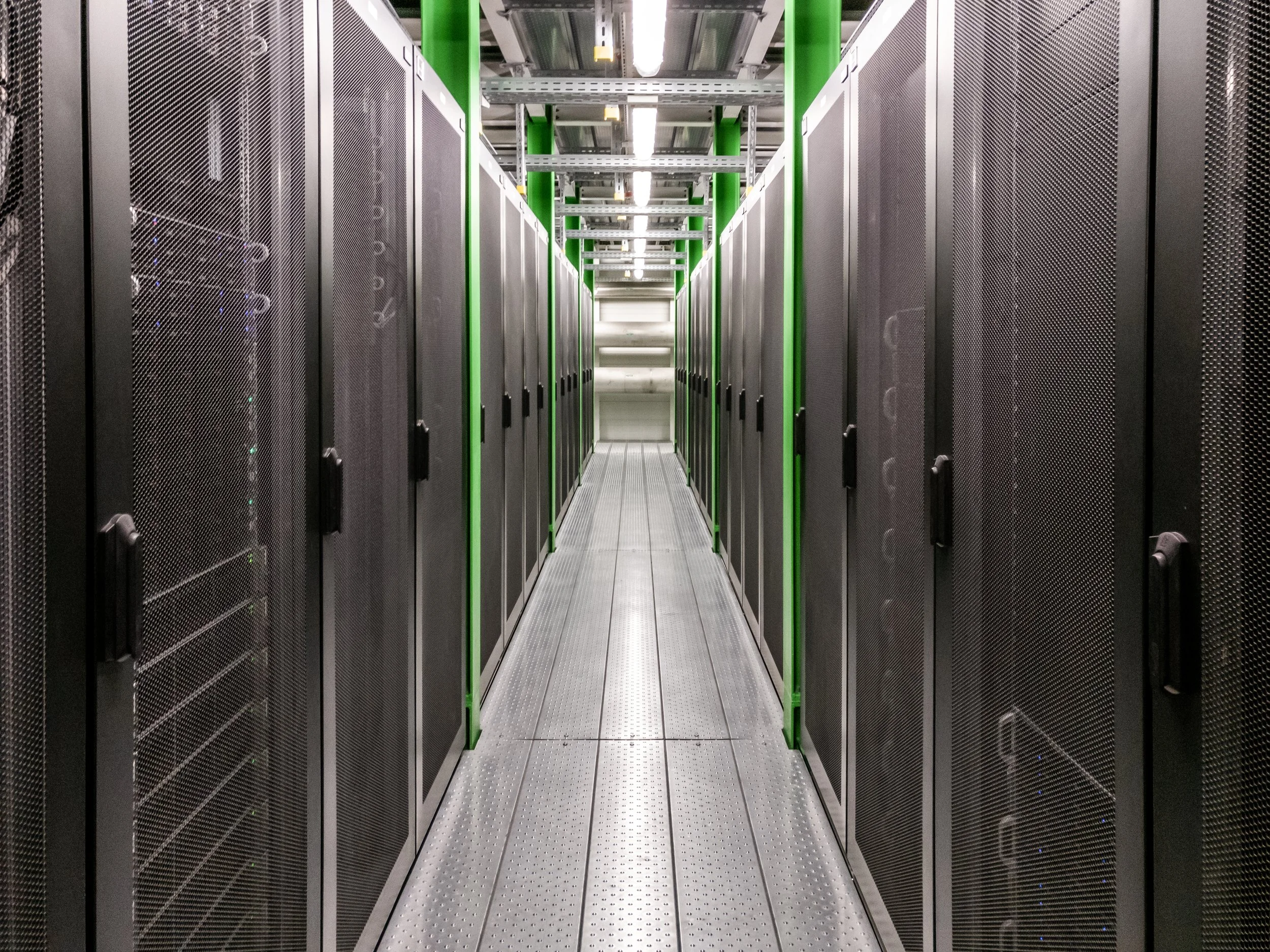 Protección y Continuidad Operativa con UPS: Un Elemento Clave para las Empresas Modernas