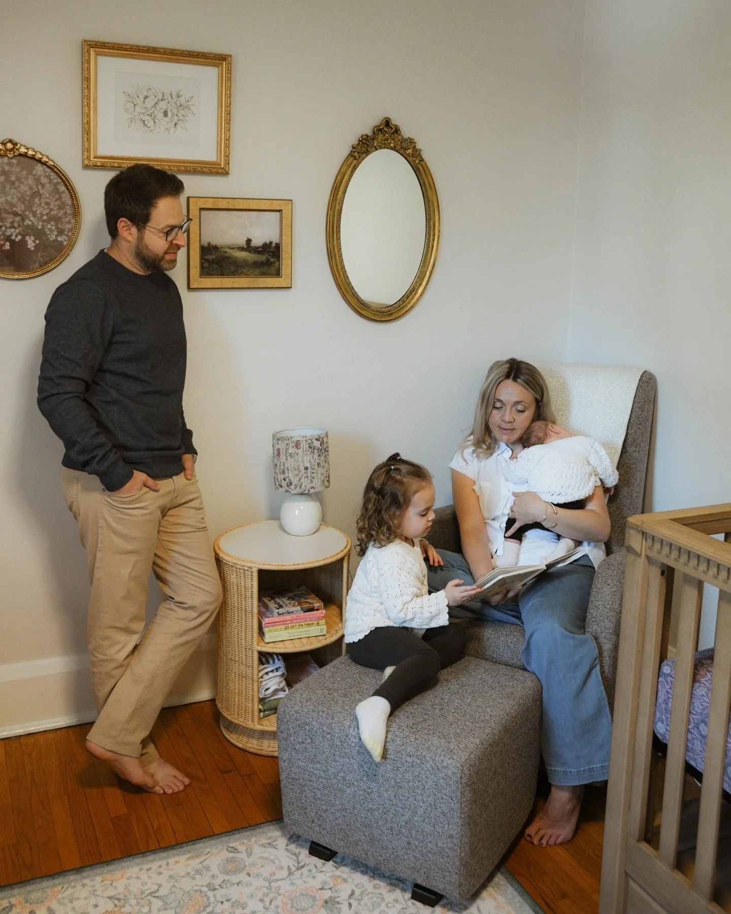 Documenting families through different seasons of their lives is such an honour. Watching kids grow and families expand truly never gets old. 🥰 A few moments at home with Kayla and her family&hellip;
&bull;
&bull;
&bull;
&bull;
&bull;
&bull;
&bull;
