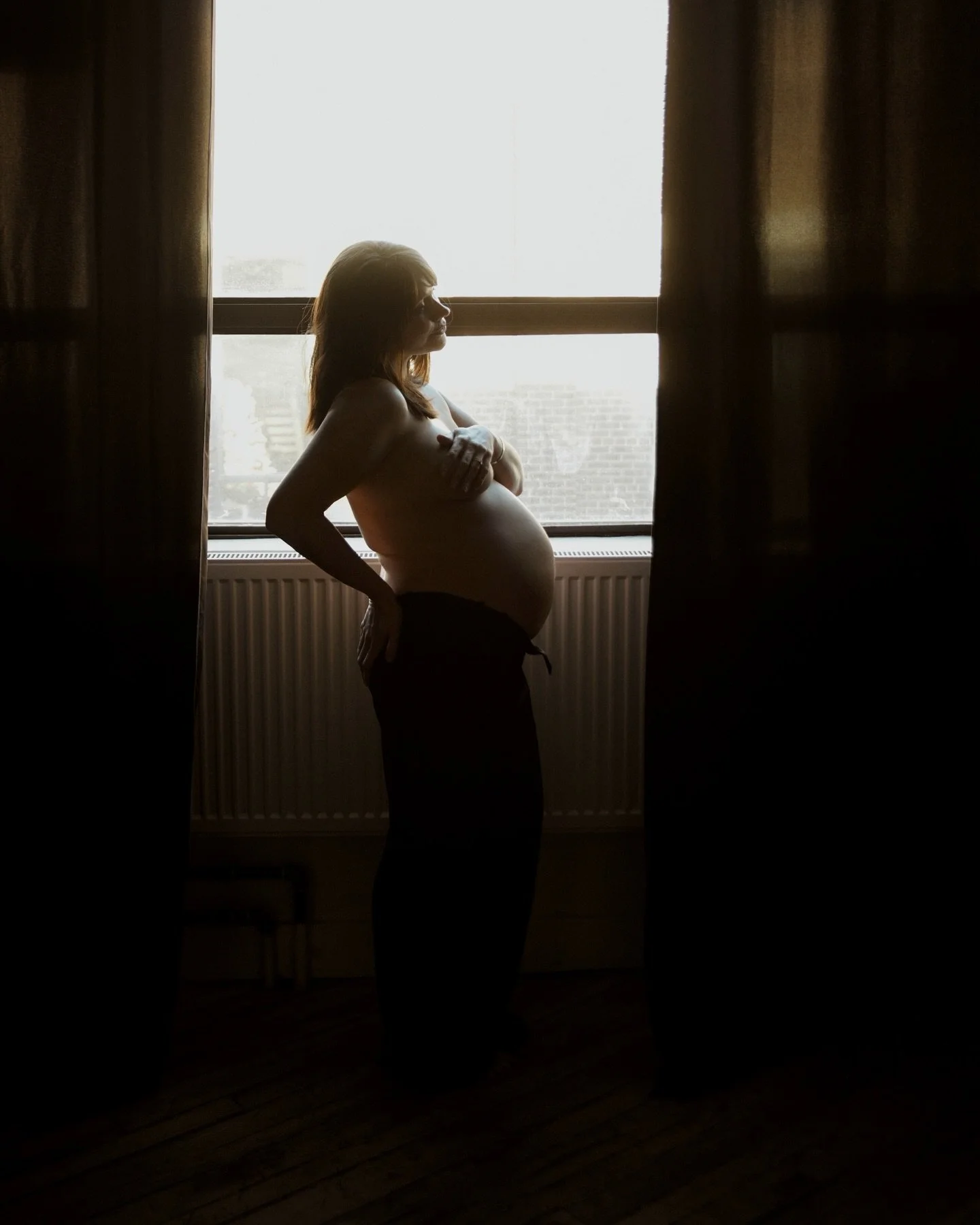 Maternity session, shot at @nomad.studio.toronto 
#torontomaternityphotographer #torontoportraitphotographer #torontophotographer #torontoweddingphotographer #maternityphotographertoronto