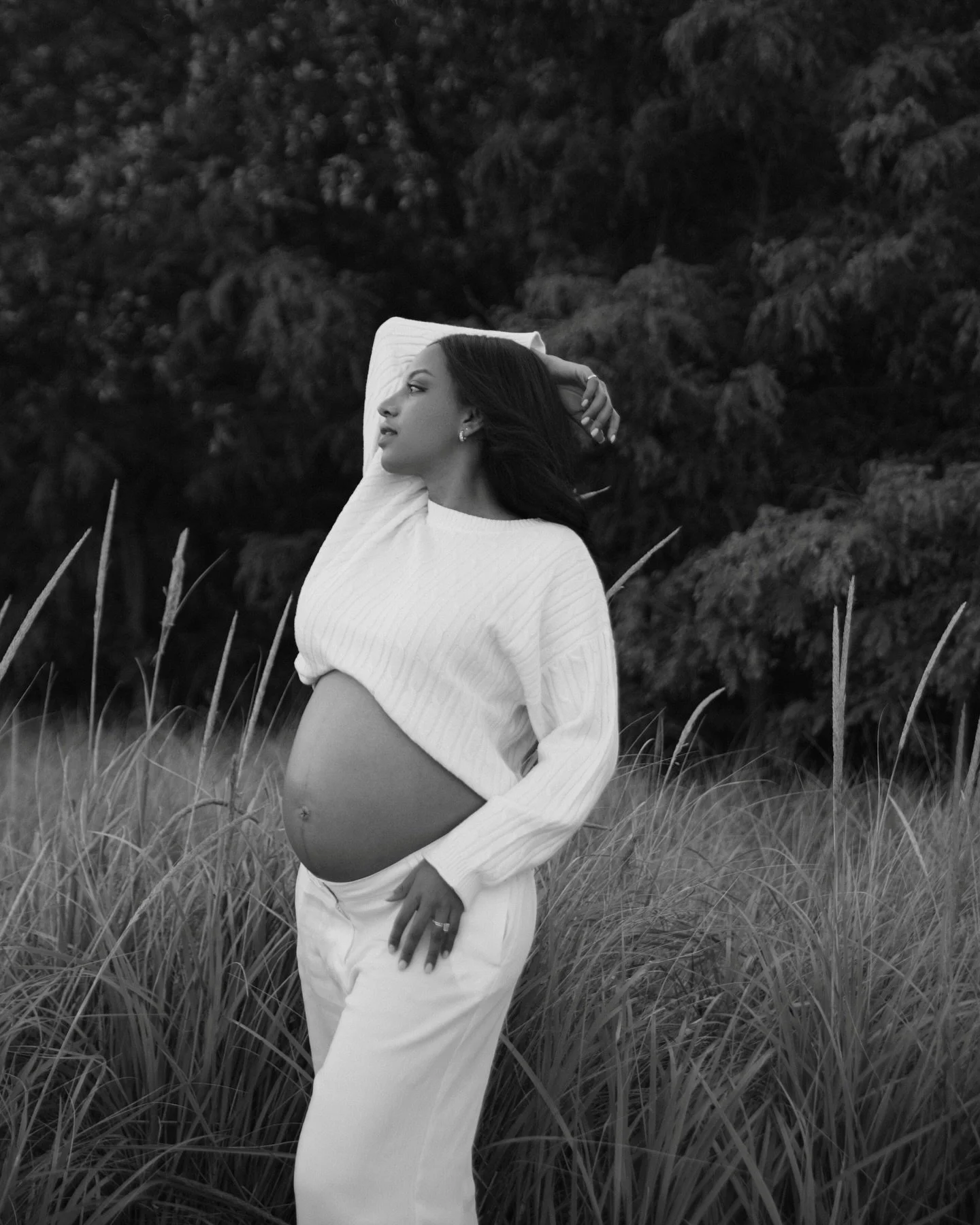 Maternity session at the beach is always a good idea.
#torontophotographers #torontomaternityphotographer #torontoportraitphotographer #torontofamilyphotographer #ontarioportraitphotographer