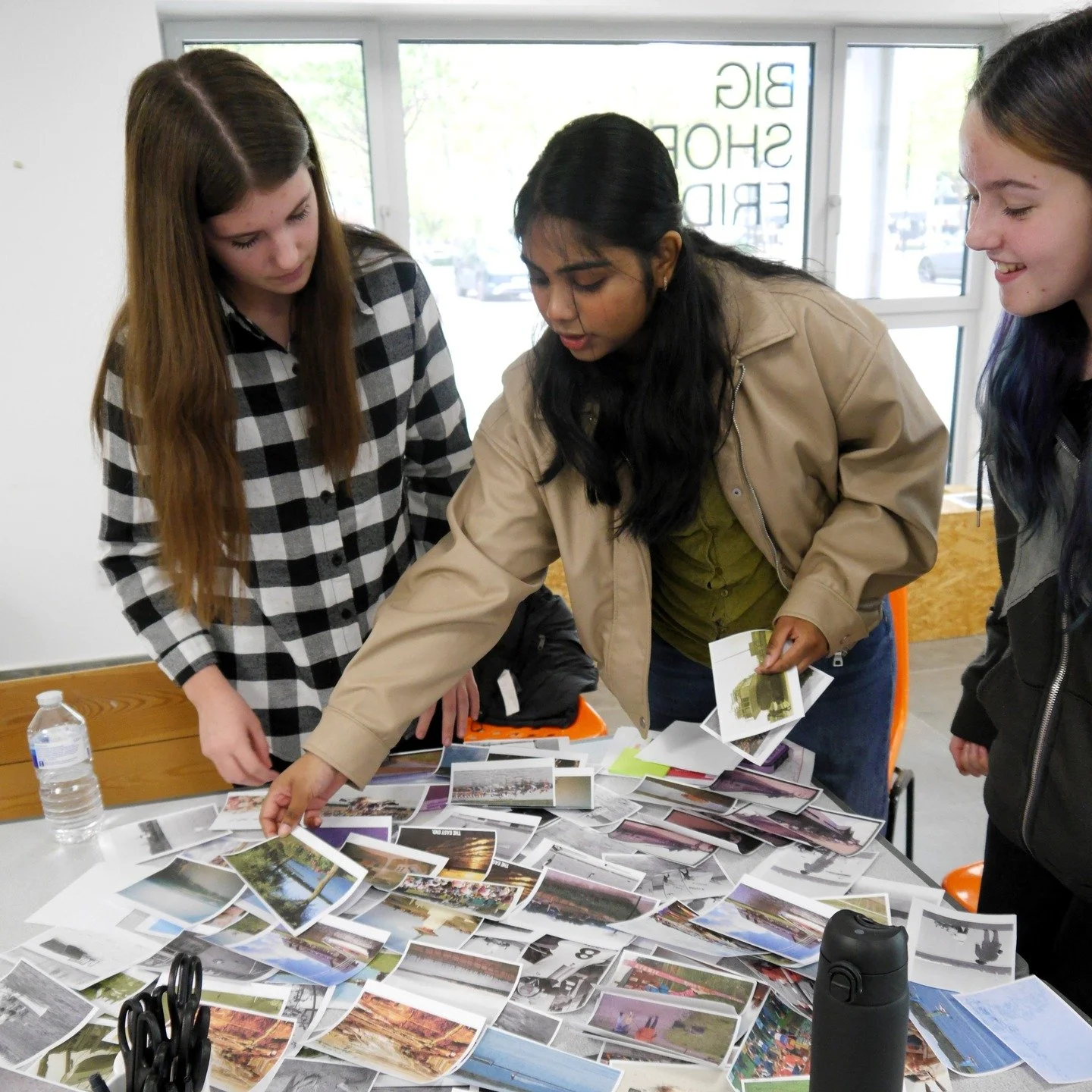 Independent research officially underway today 🙌

Along with a visit from the lovely Sam Guilmard from @playbound.studio to chat AR and the potential for bringing heritage to life 🤩

Project in partnership with @culturemiltonkeynes and @theparkstru