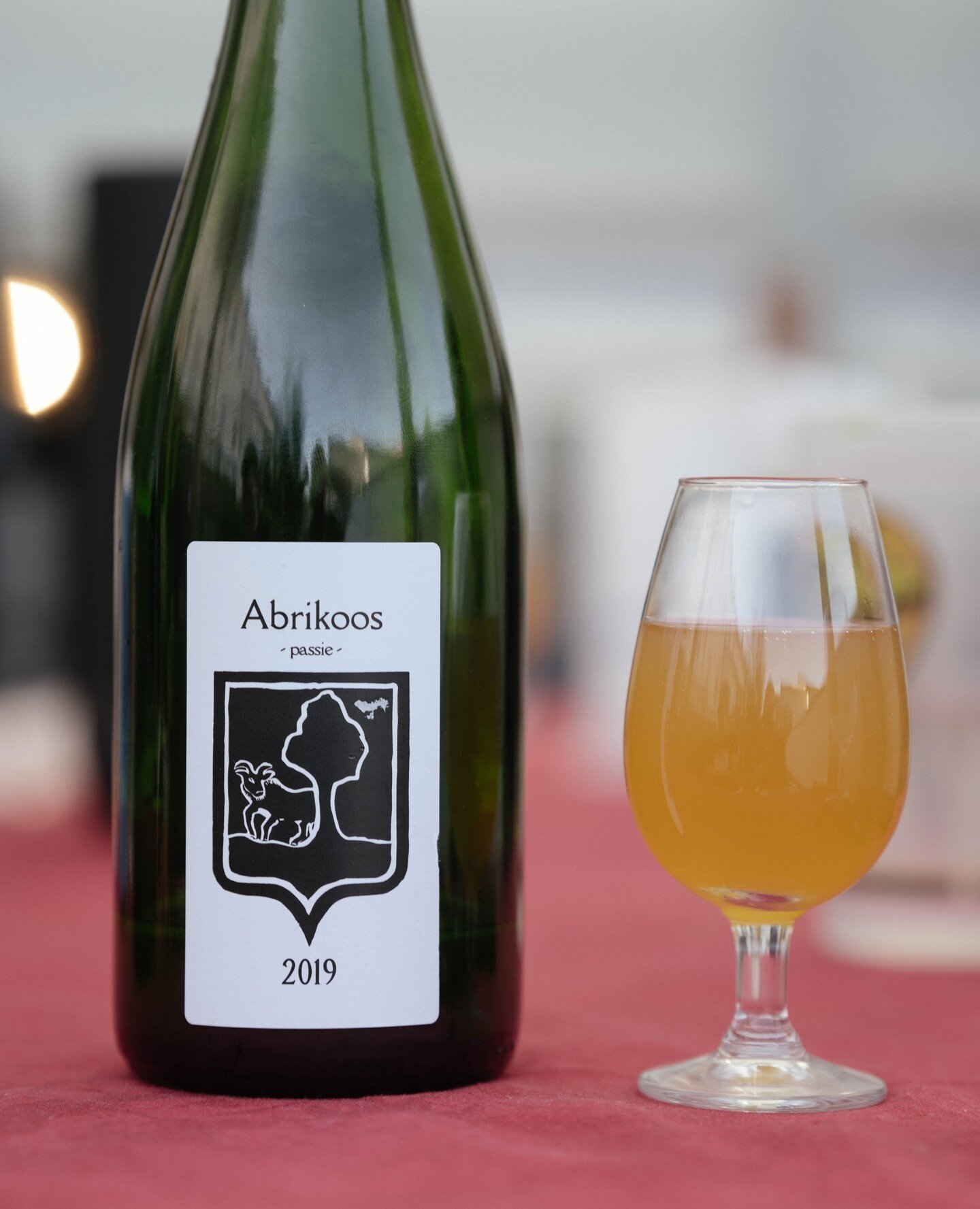 Bokke - Abrokoos Passie 2019. 6% ABV fruited lambic.⁠
⁠
&quot;1, 2 and 3 year old lambic with 3 varietals of apricots from the Rh&ocirc;ne Valley in France and fresh passion fruit from Sicily. After a few years of smuggling passion fruit in suitcases