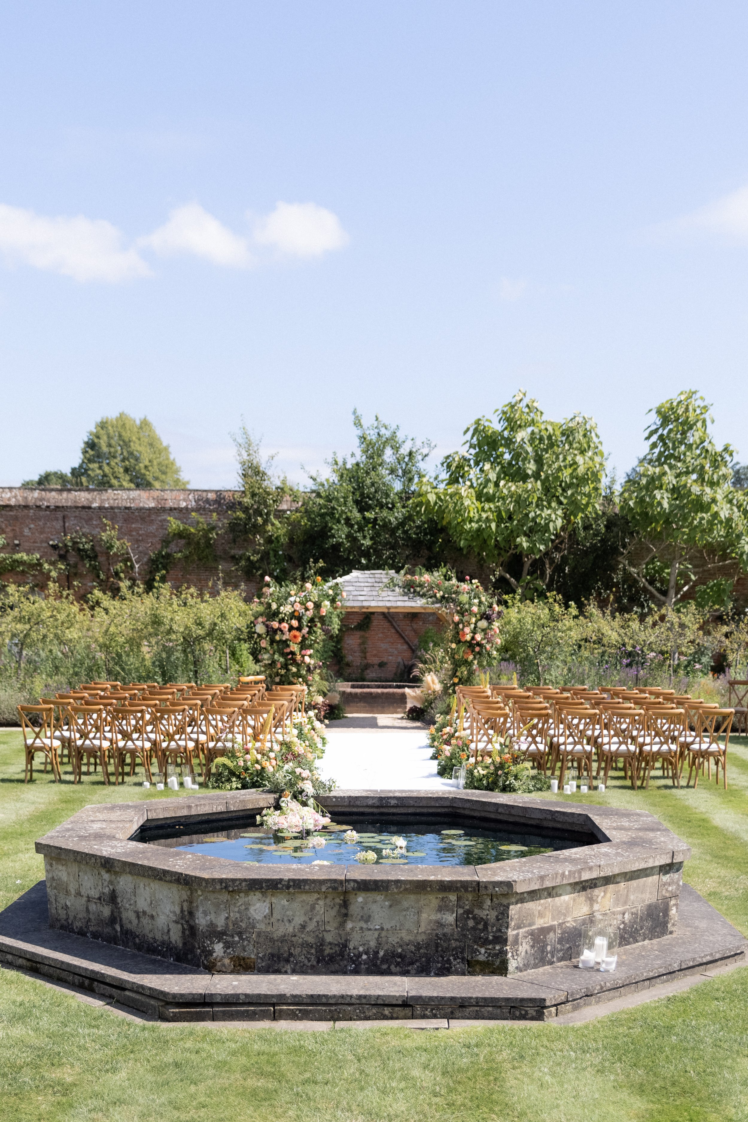 Cowdray-walled-garden-wedding-Anneli-Marinovich-Photography-42-3.jpg