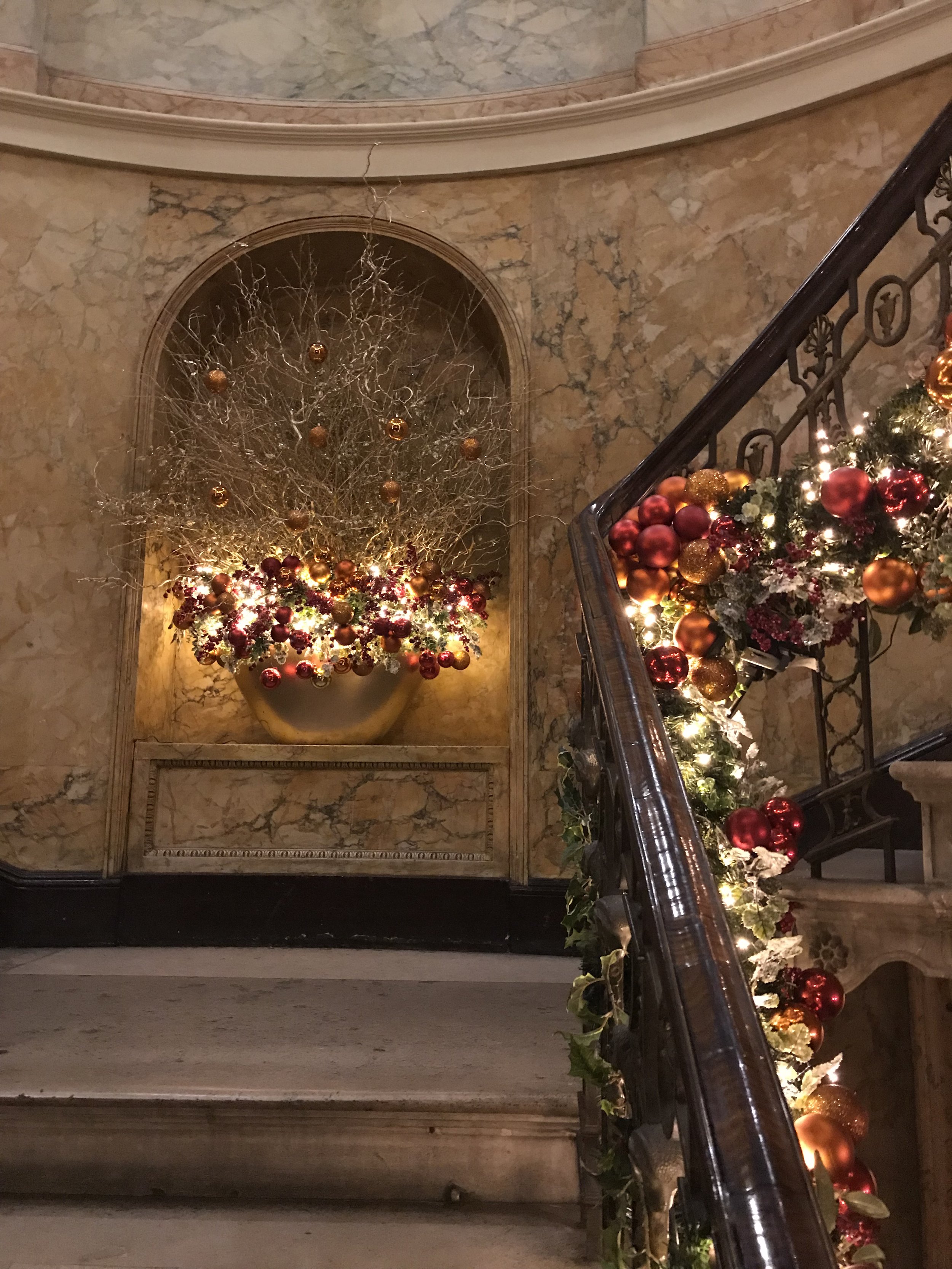 Christmas-staircase-2018-.jpg