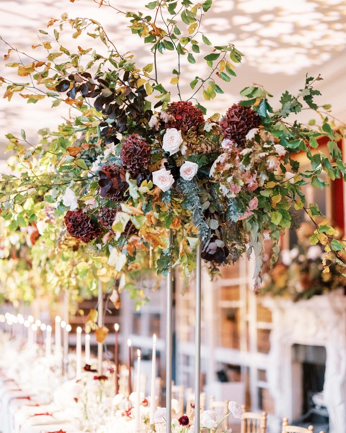 THE JOY OF AUTUMN // We so enjoyed designing and planning this late Autumn destination wedding for our US couple L&amp;S - once they&rsquo;d given me the brief on their aesthetic, my vision for their wedding breakfast table scape came together really