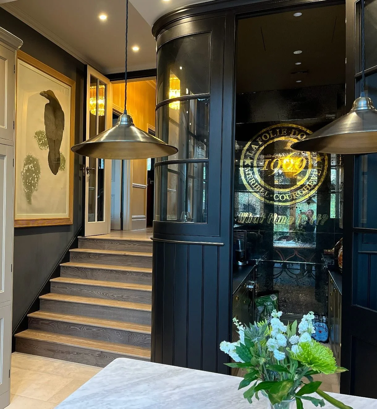 The curved pantry defines this space. ⤵️ 

Colour; Jack Black by @littlegreenepaintcompany 

Interiors by @harriets_studio
Kitchen @timmossartist
