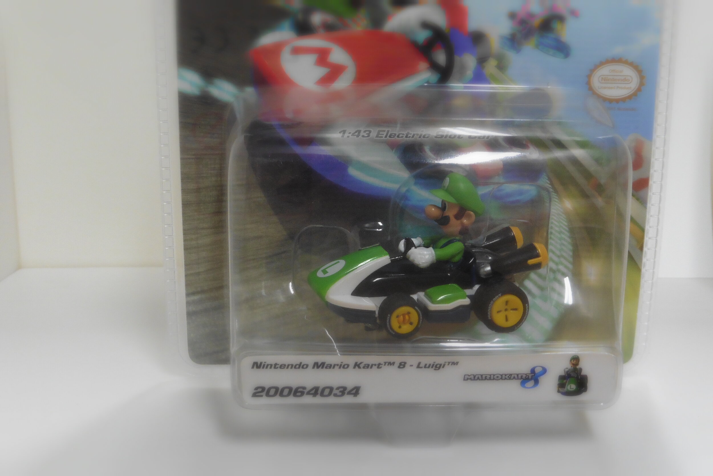 Mario Kart 8 Luigi — Scalextric Racing