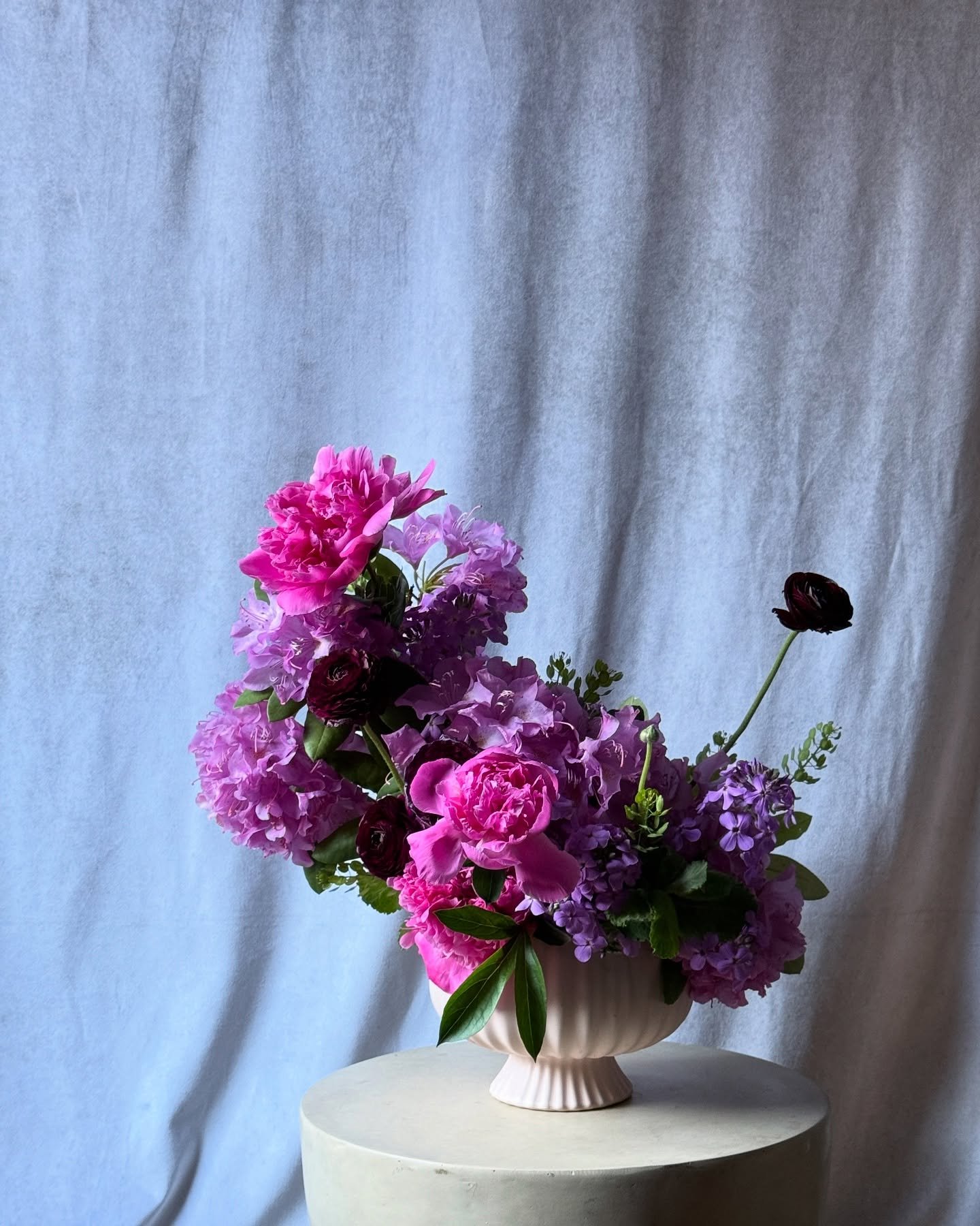 It&rsquo;s getting really good in the yard and on the roadsides&hearts;️&hearts;️. 

Can I persuade any of my May 2026 couples to go big and bright? 

Peonies and rhododendron from my yard, dames rocket from the roadside, lepidium from a construction
