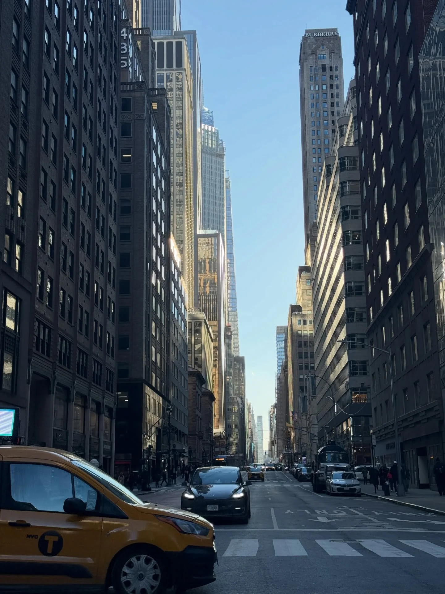 Happy New Years from my sunny frigid New Years Day stroll in Manhattan 😍