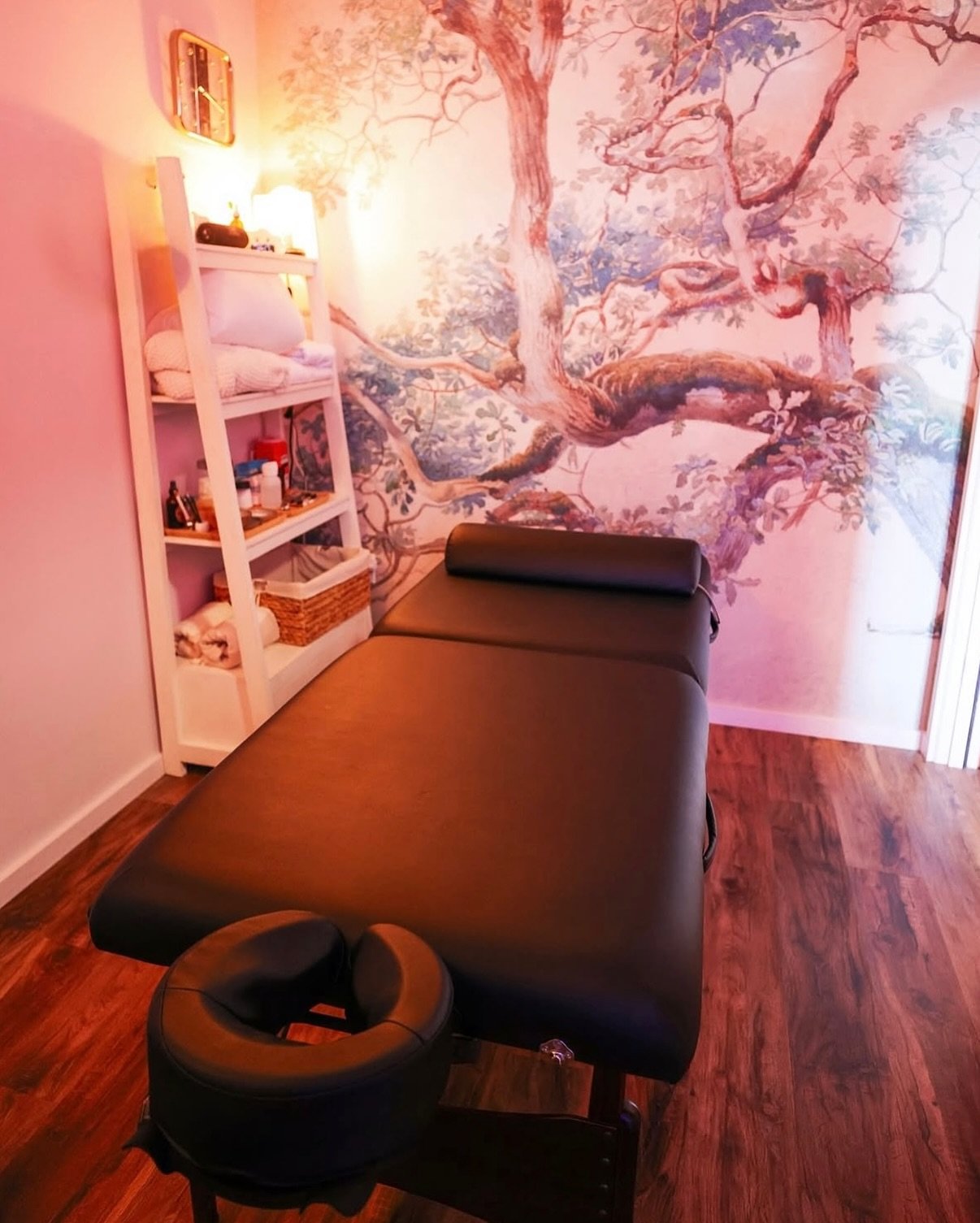 This is just a quick PSA to say that we recently added lots of new availability for Massage Therapy. Whereas you used to have to book 2-3 months in advance, we&rsquo;ve got space for those last minute sessions now 👀

Check out Nayahra&rsquo;s schedu