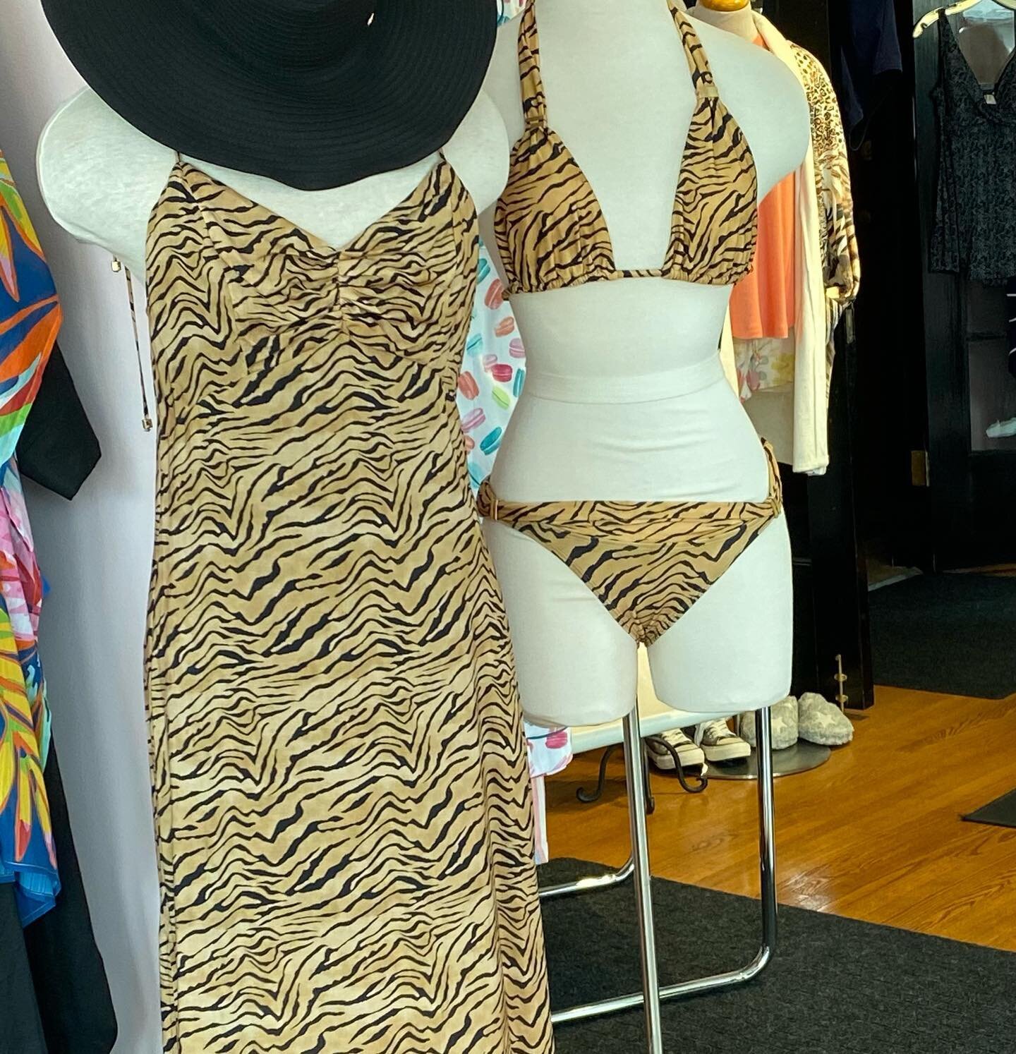 It&rsquo;s definitely bathing suit weather!☀️☀️. Satisfy with a little animal print at Eyelet Dove !