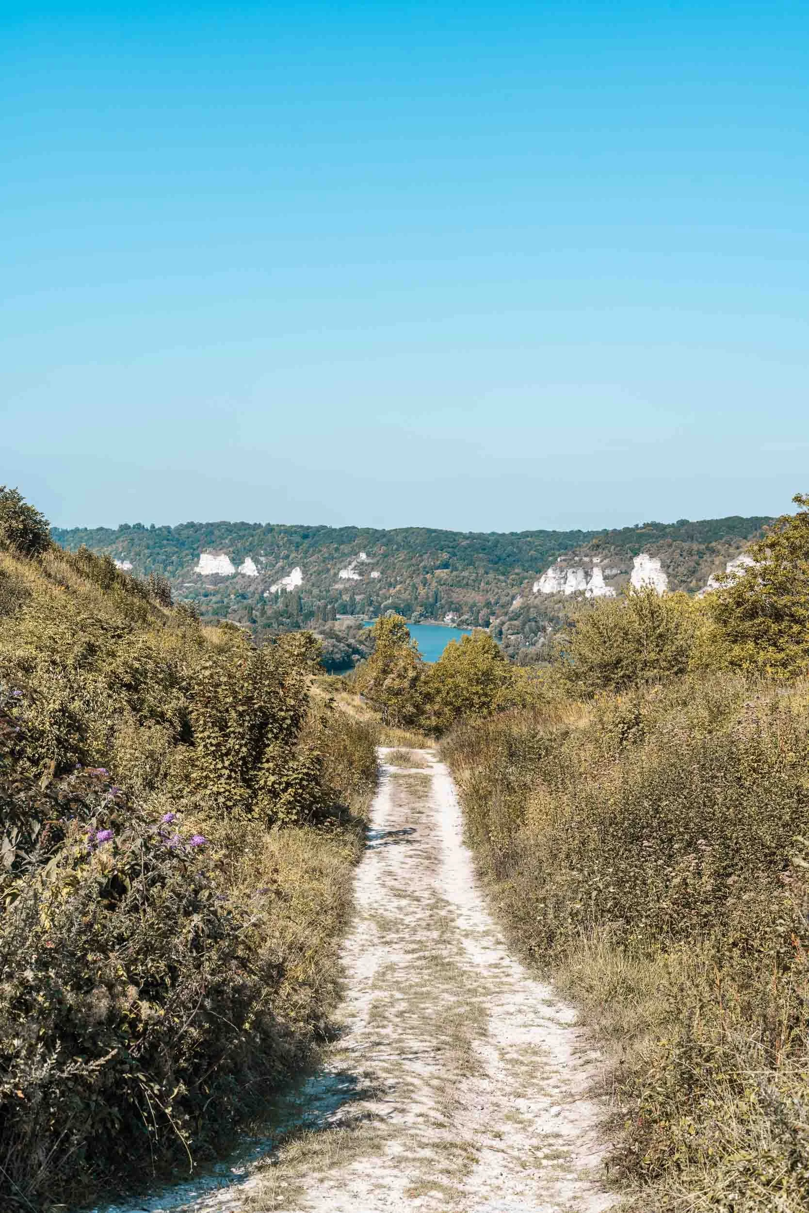 becoming-carmen-travel-guide-france-les-andelys-seine-river
