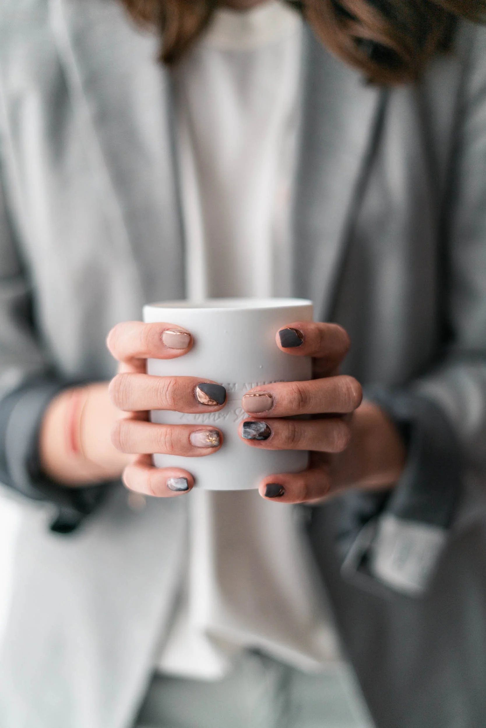 Nuvolato Chic: The Mineral Marble Manicure