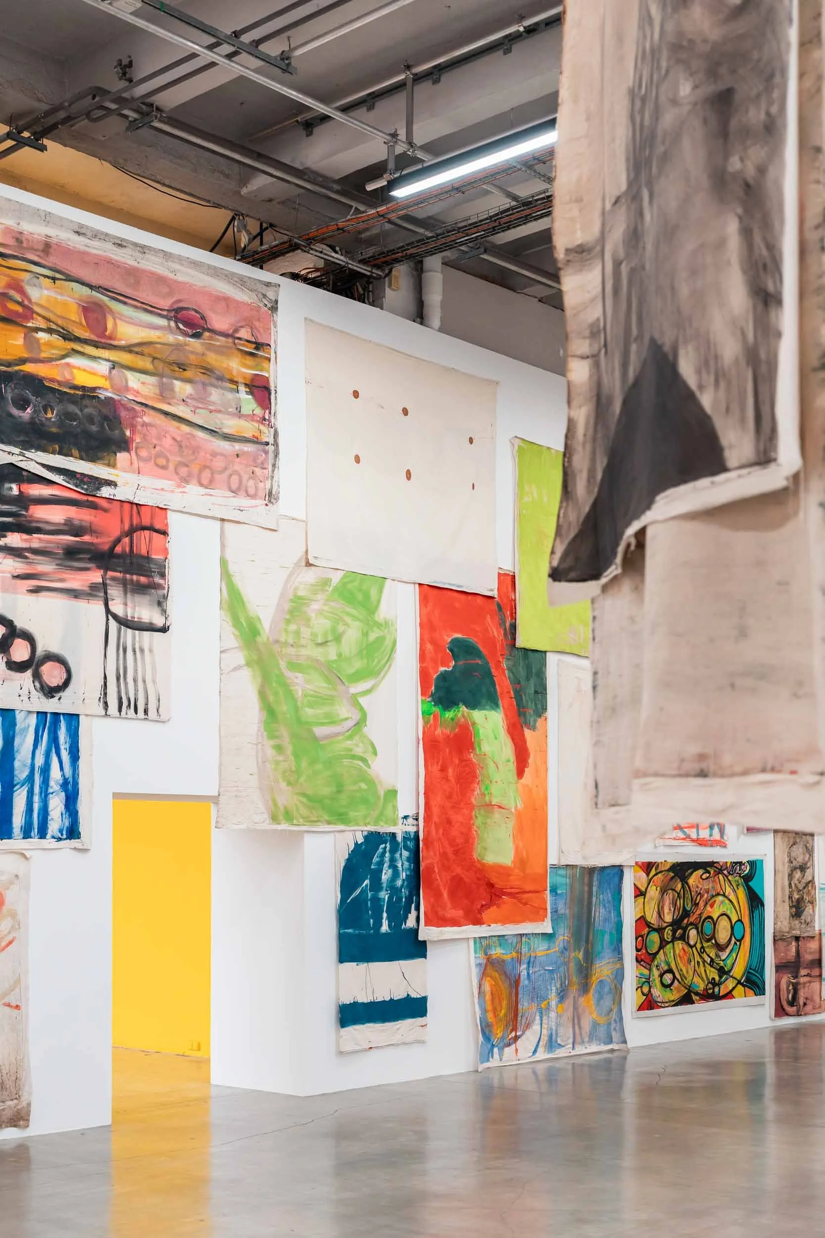 becoming-carmen-travel-france-paris-palais-de-tokyo-art-exhibition-vivian-suter-disco