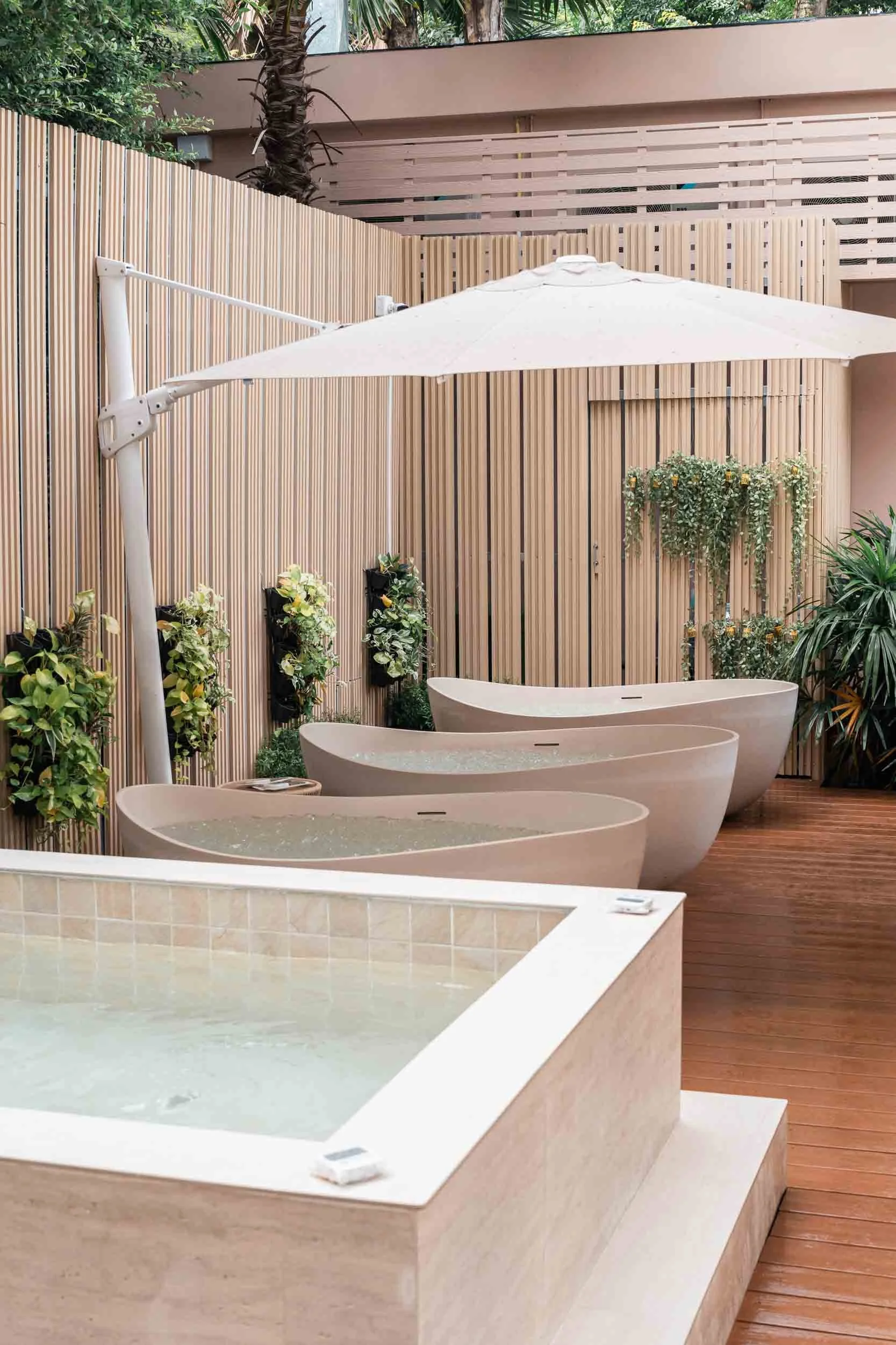 becoming-carmen-thailand-bangkok-wellness-recovery-guide-arah-sauna